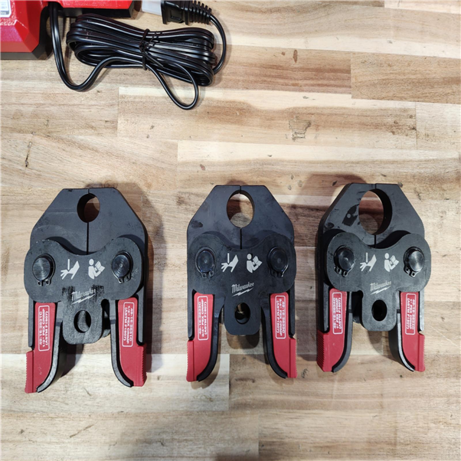 HOUSTON LOCATION - AS-IS MILWAUKEE 2674-22C M18 Short Throw Press Tool Kit with PEX Crimp Jaws
