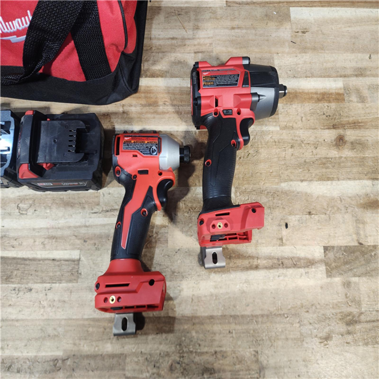 HOUSTON LOCATION - AS - IS Milwaukee 2 Tool Combo Kit W/ (2) Battery & Charger