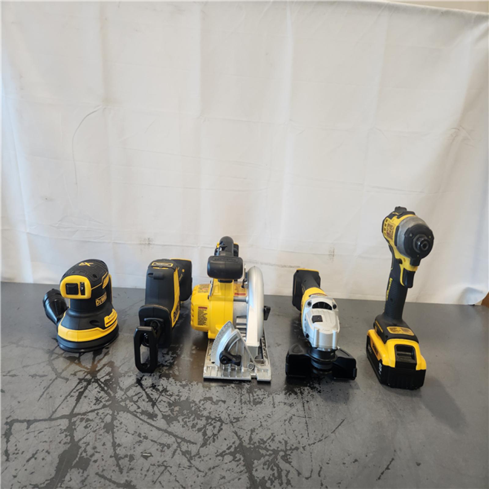 AS-IS- Dewalt 20-Volt MAX ToughSystem Lithium-Ion 5-Tool Cordless Combo Kit