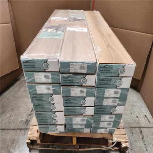 Phoenix Location NEW TrafficMaster Kettle Keep Oak 8 mm T x 8 in. W Water Resistant Laminate Wood Flooring (575 sqft/27 case)