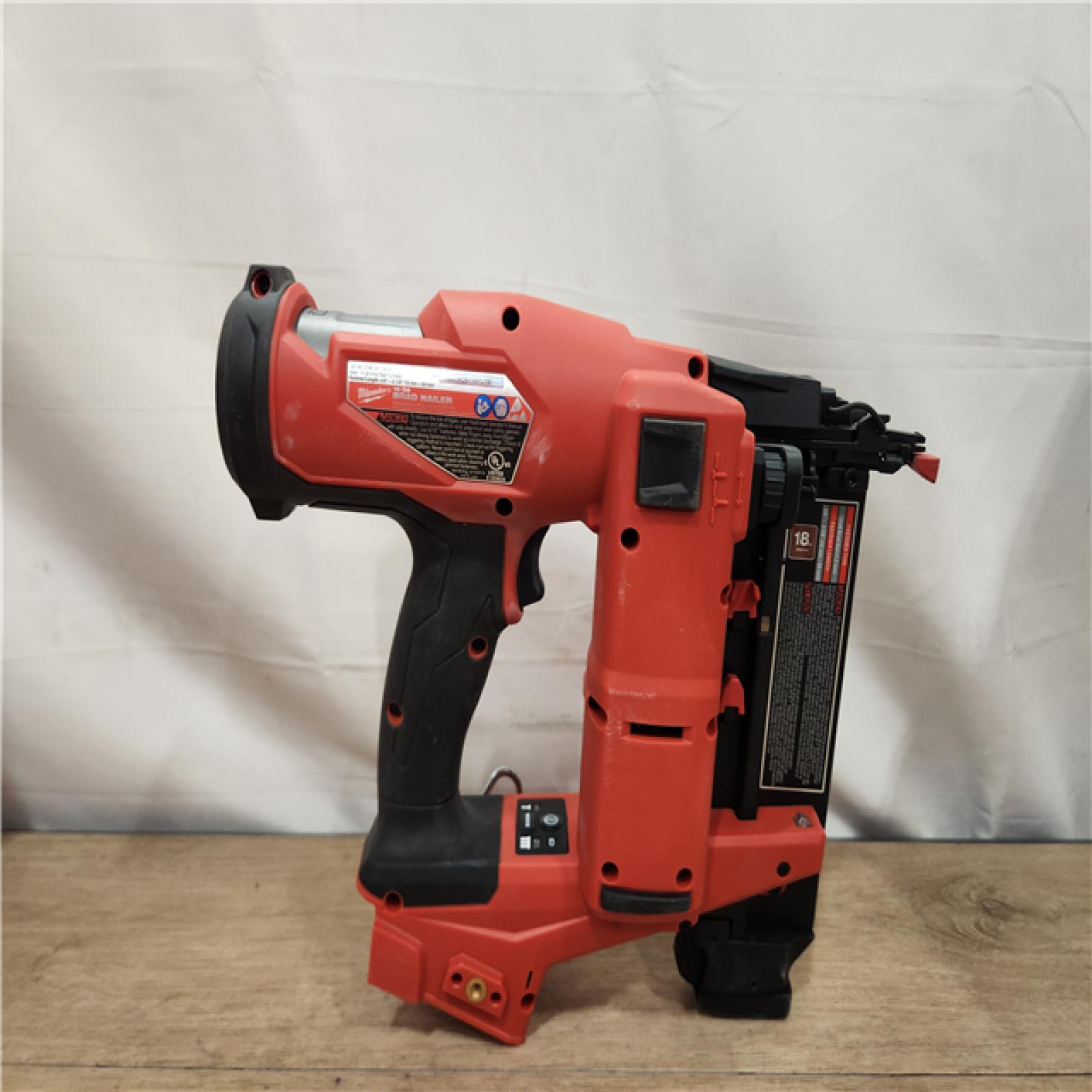 AS-IS- Milwaukee M18 FUEL 18 Gauge Brad Nailer