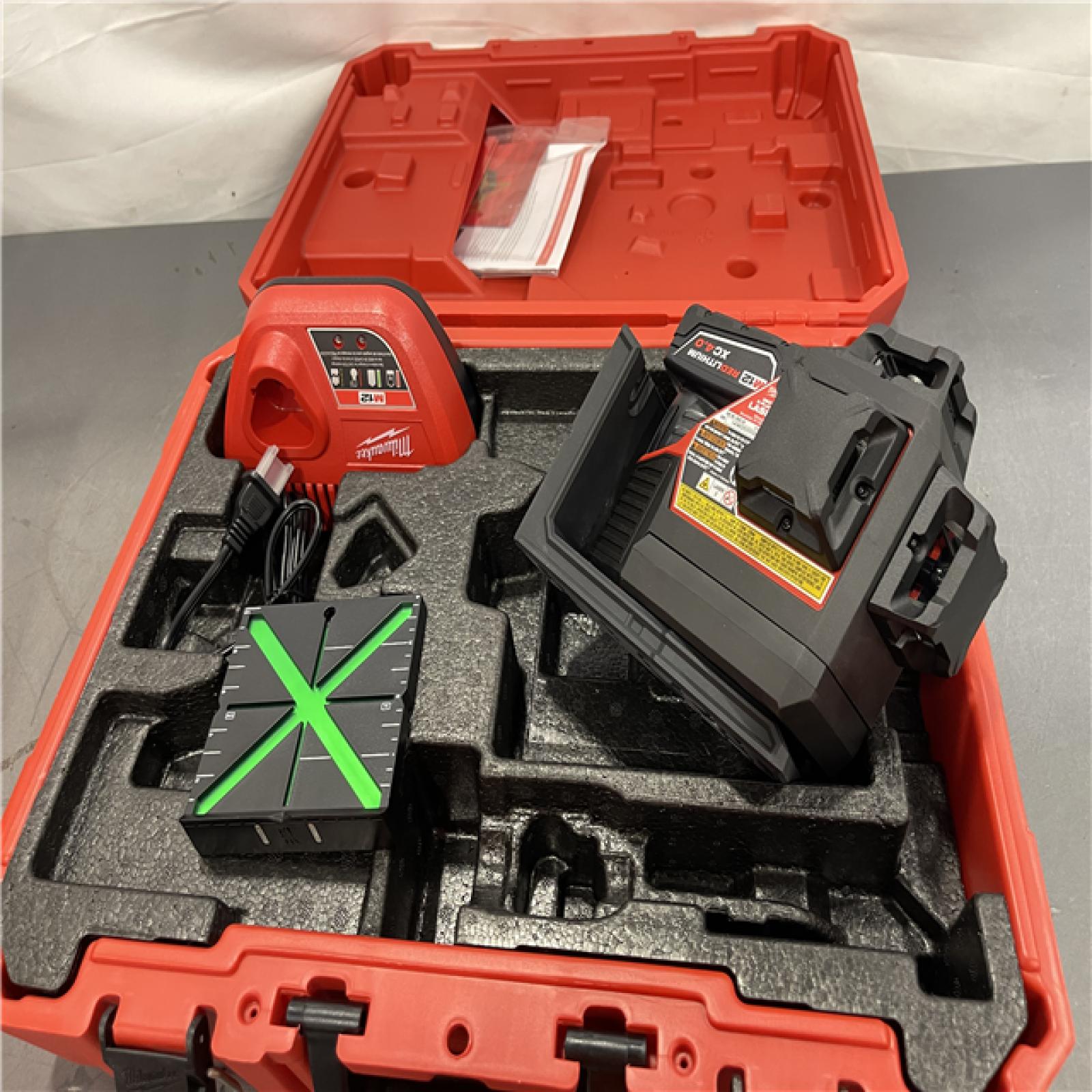 AS-IS - Milwaukee M12 12-Volt Lithium-Ion Cordless Green 250 ft. 3-Plane Laser Level Kit