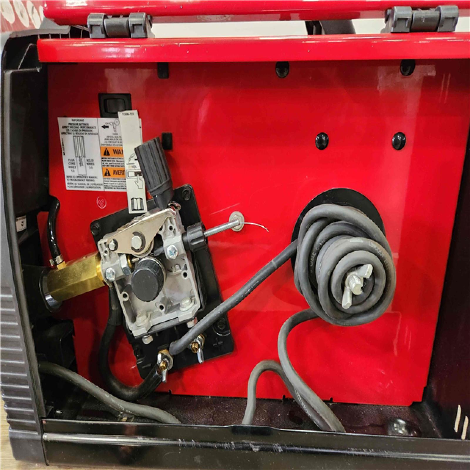 Phoenix Location Like NEW Condition Lincoln Electric Weld-Pak 180 Amp MIG Flux-Core Wire Feed Welder, 230V, Aluminum Welder with Spool Gun sold separately