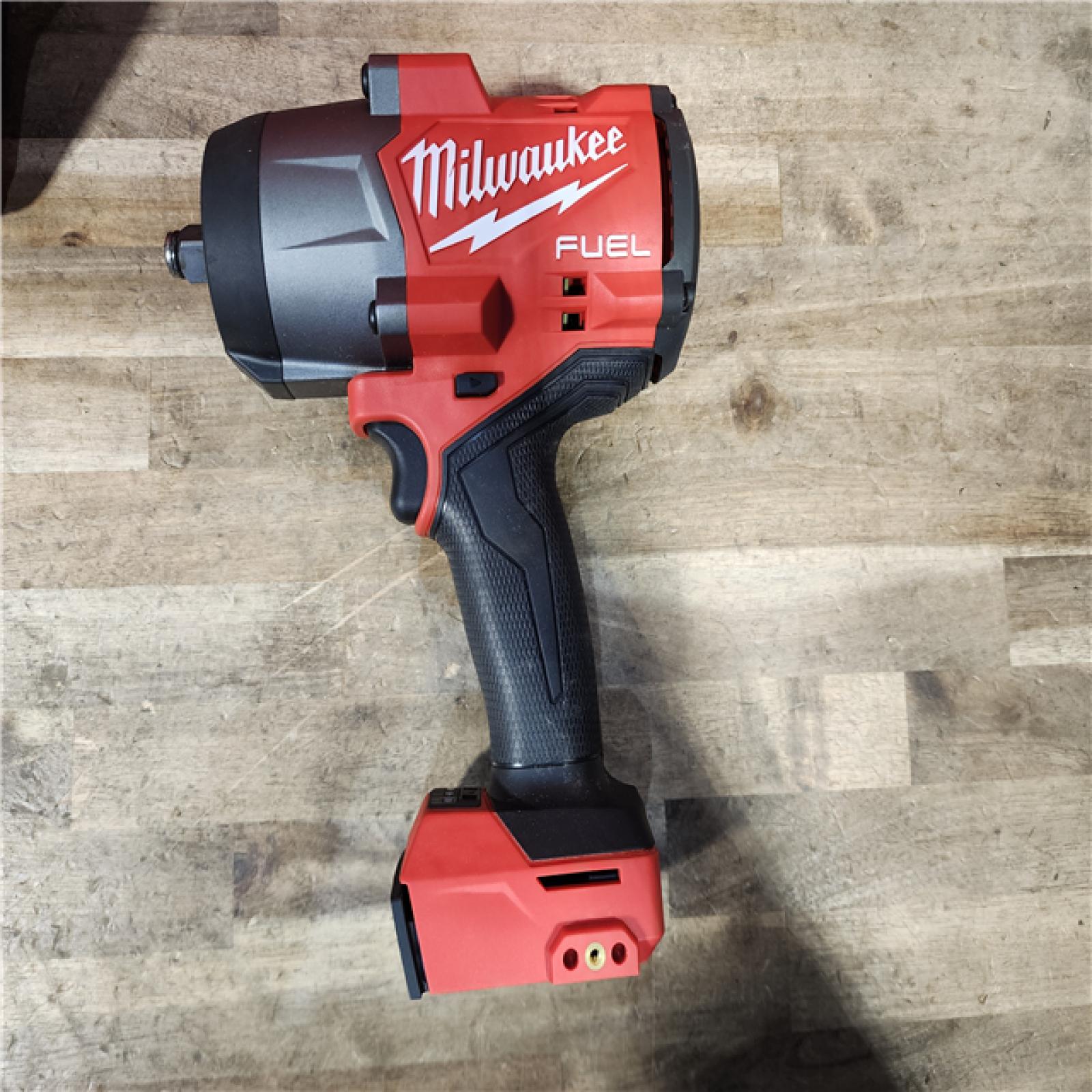 HOUSTON LOCATION - AS-IS Milwaukee FUEL 18V Lithium-Ion Brushless Cordless 1/2 in. Impact Wrench w/Friction Ring Kit