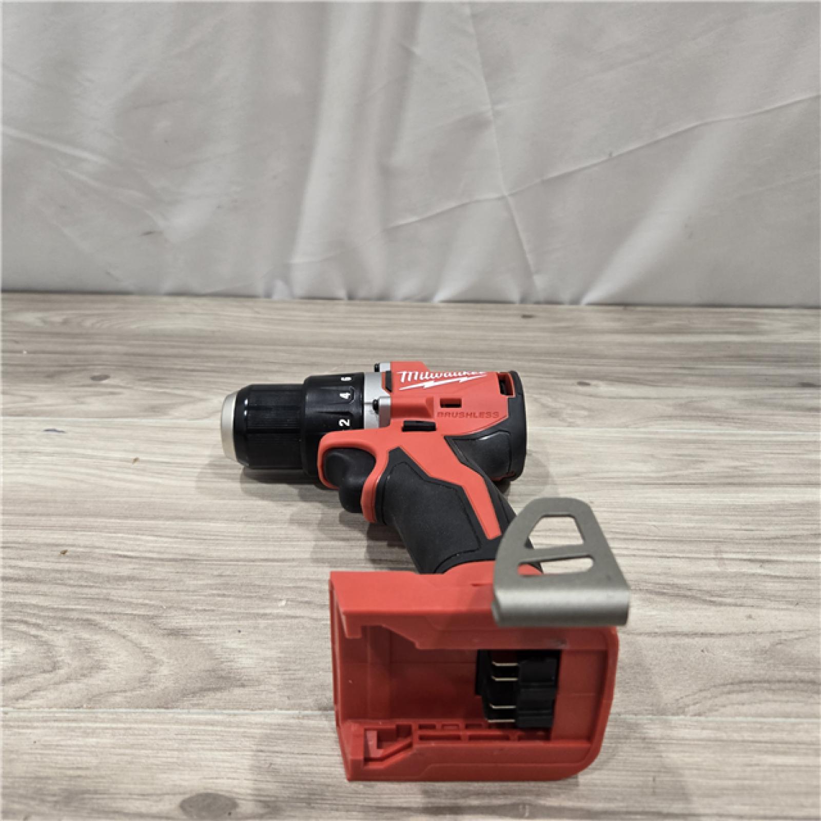 AS-IS Milwaukee 3601-22CT M18 18V Drill/Driver Kit