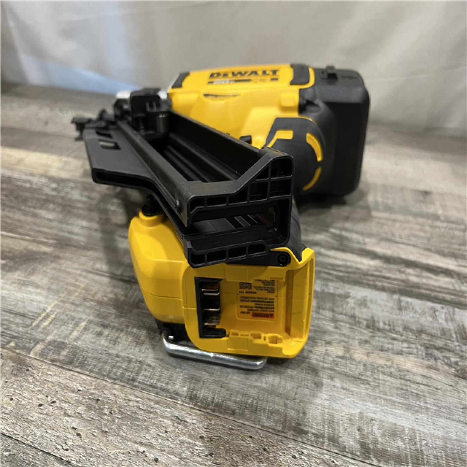 AS-IS DEWALT 20V 30 Degree Cordless Framing Nailer (Tool-Only)