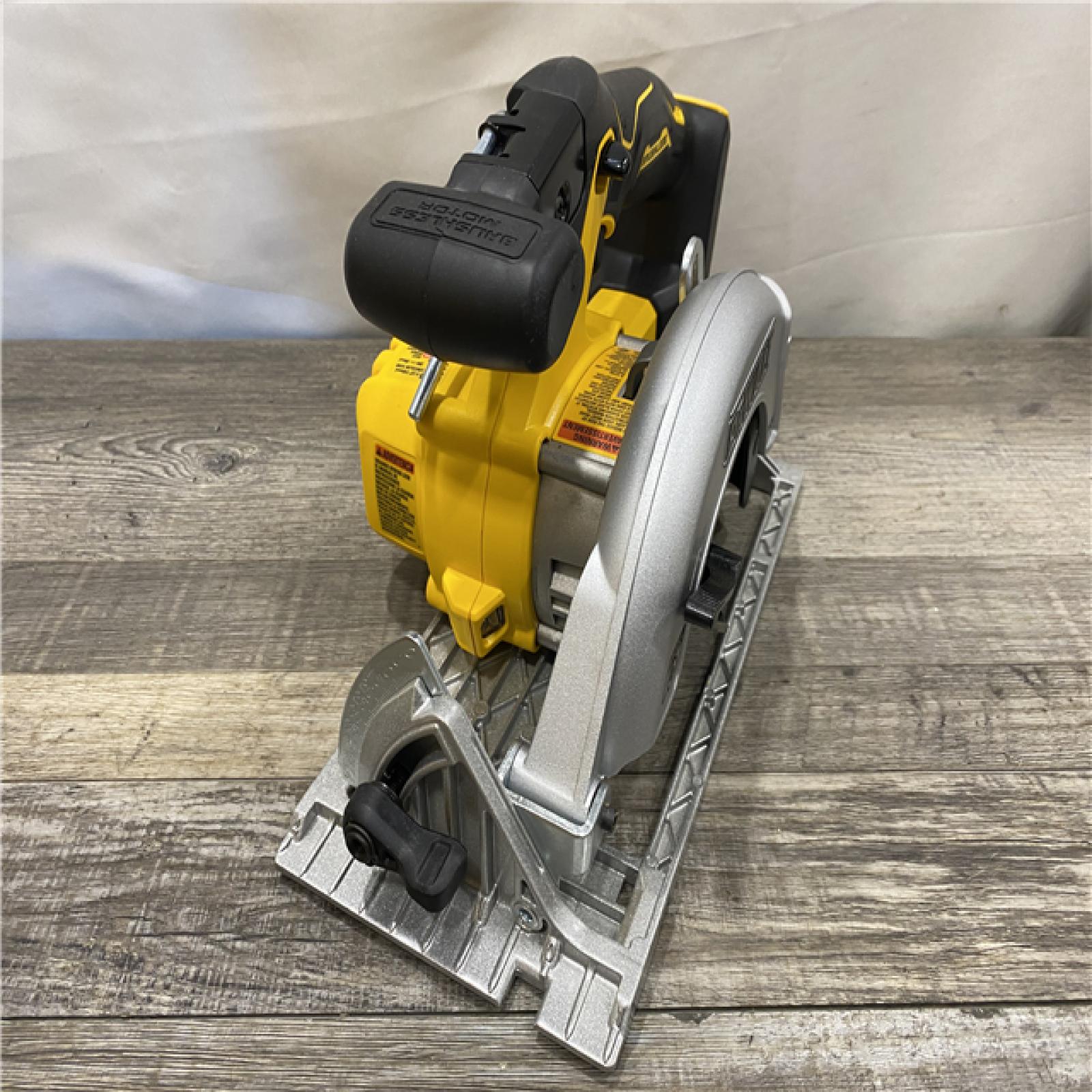 AS-IS DEWALT 20V MAX Cordless Brushless 6-1/2 in. Sidewinder Style Circular Saw (Tool Only)