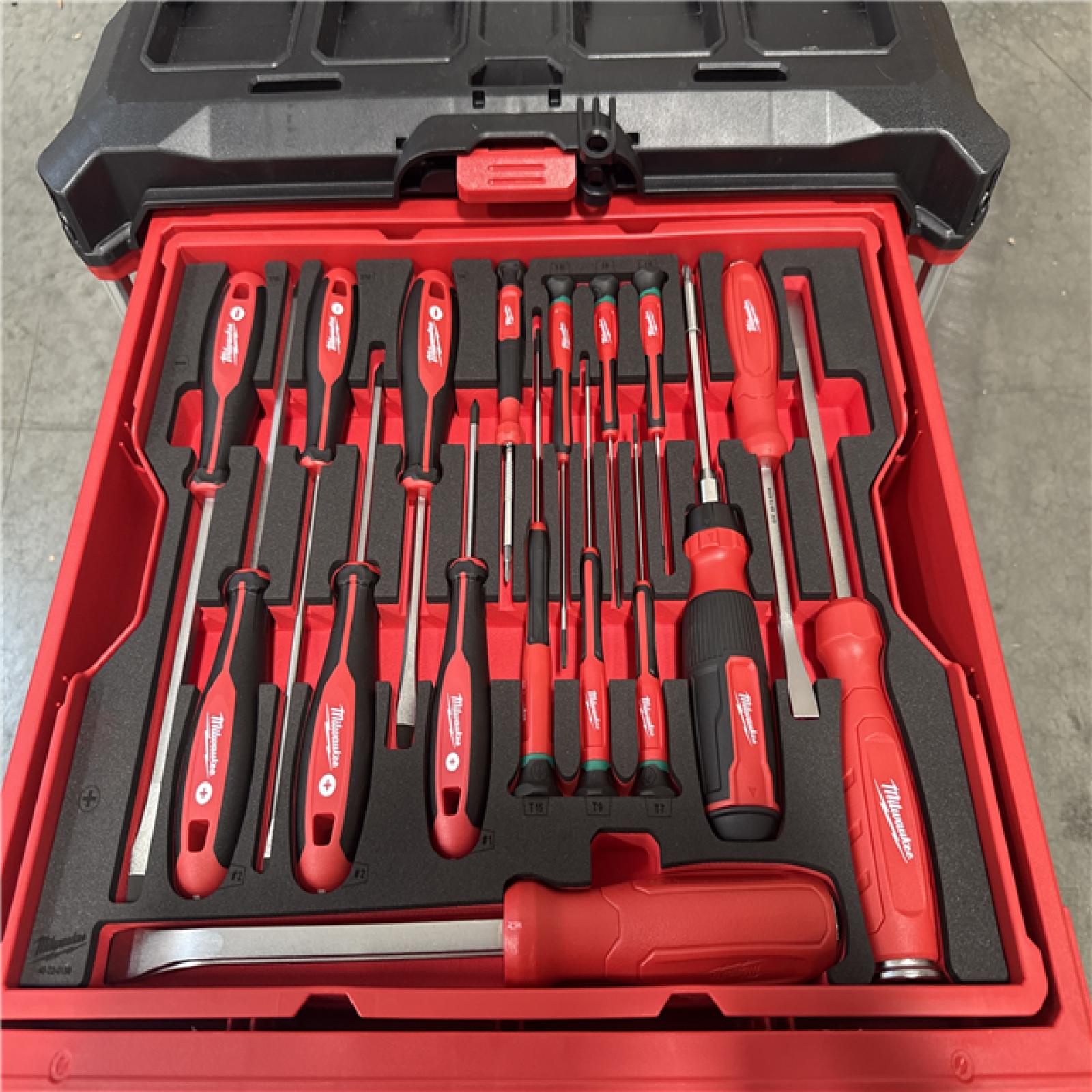 CALIFORNIA AS-IS NEW MILWAUKEE PACKOUT 4-DRAWER TOOL BOX