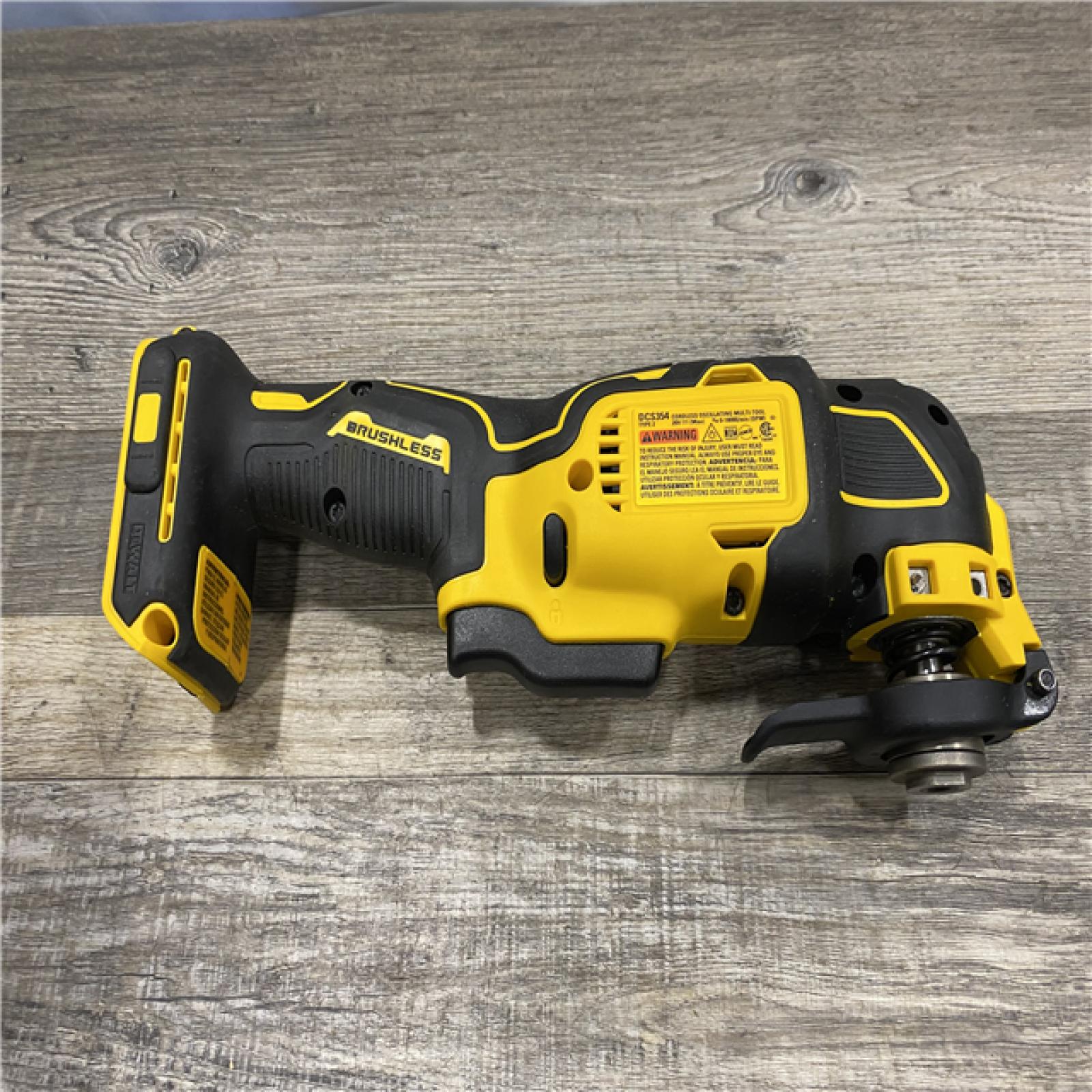 AS-IS DEWALT ATOMIC 20V MAX Cordless Brushless Oscillating Multi Tool Kit
