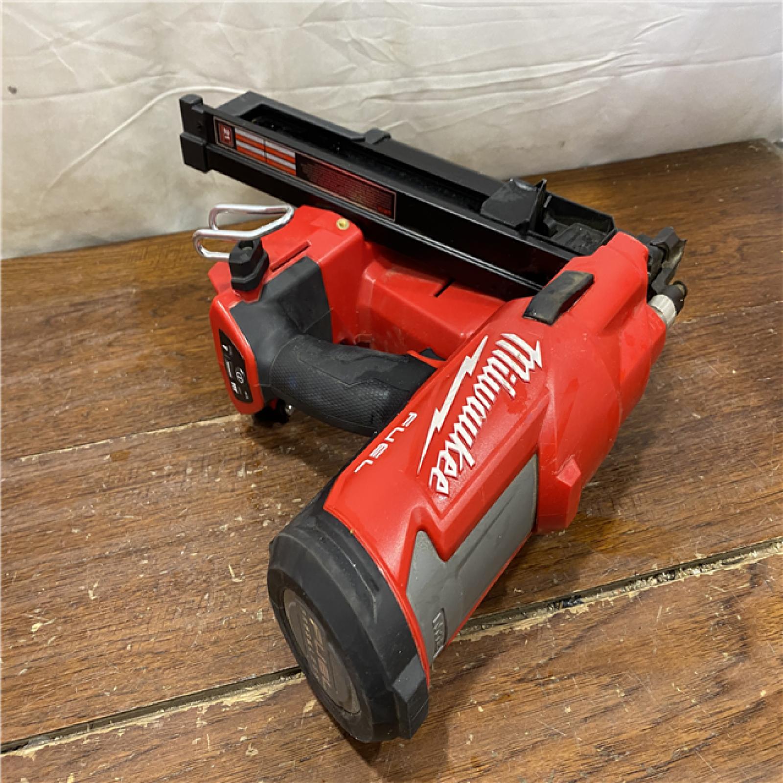 AS-IS Milwaukee 2744-20 M18 FUEL 3-1/2 in. 18-Volt 21-Degree Lithium-Ion Brushless Cordless Framing Nailer (Tool-Only)