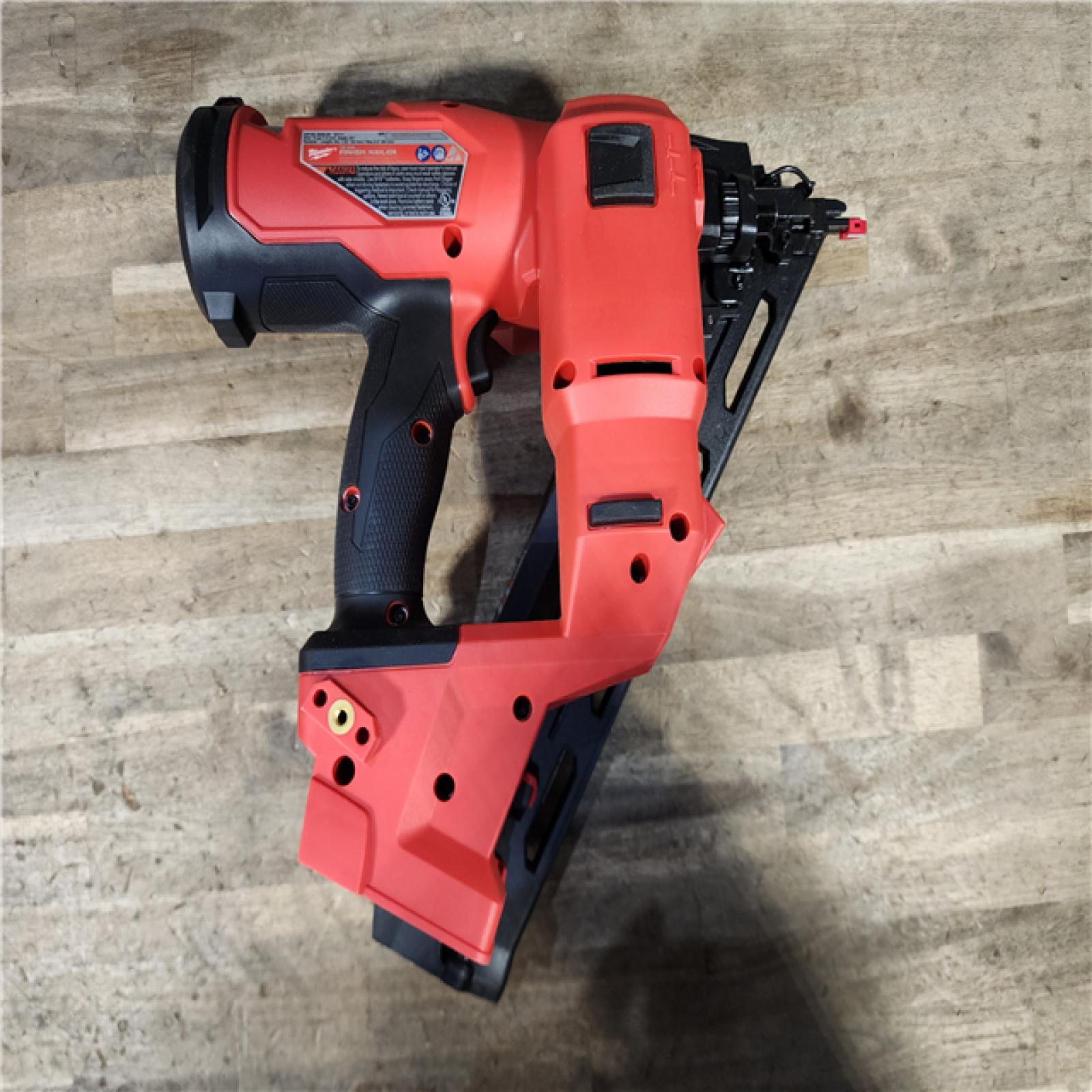 HOUSTON LOCATION - AS-IS (APPEARS LIKE NEW) Milwaukee 2839-20 M18 FUEL 15 Ga. 18 Volt Brushless Angled Finish Nailer (TOOL ONLY)