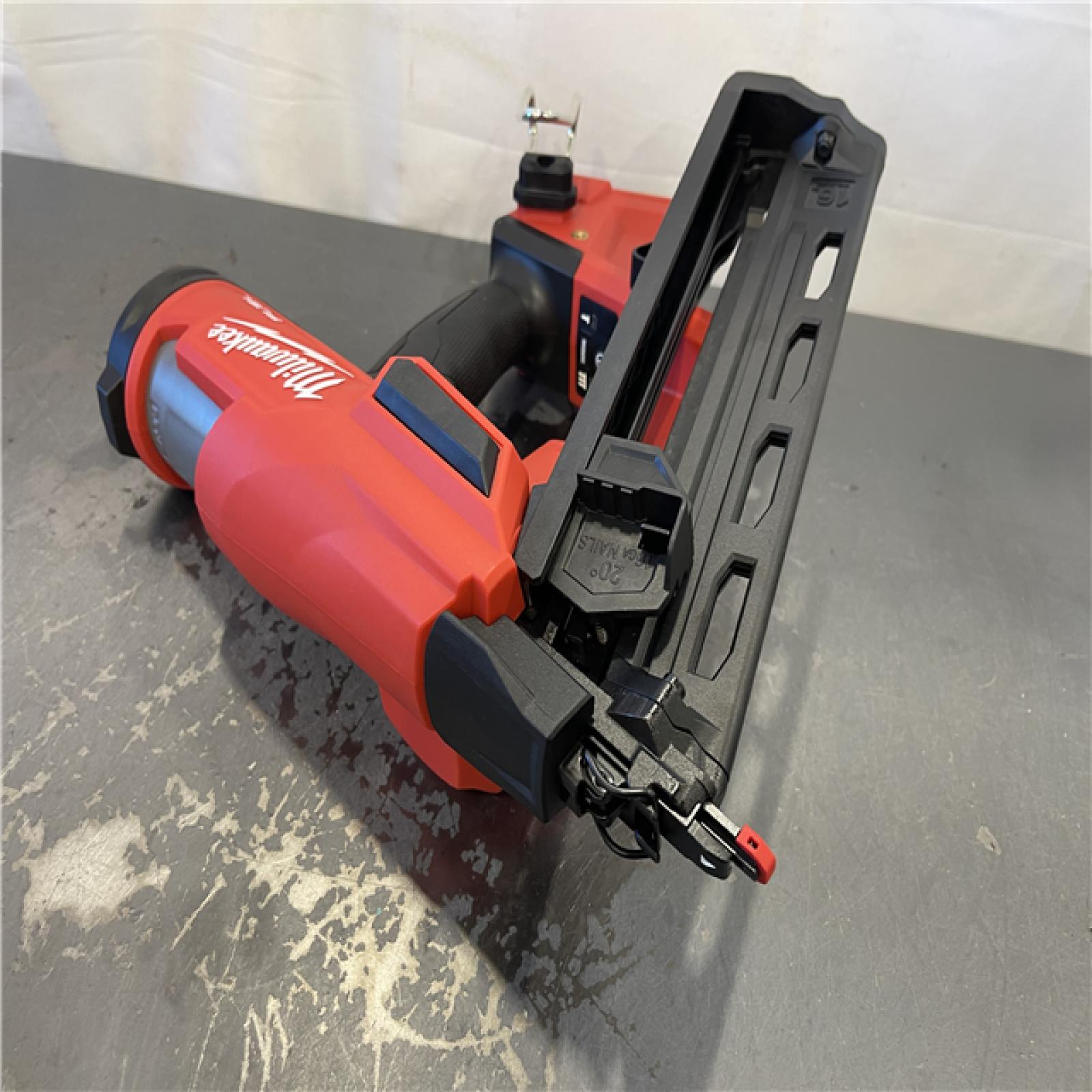 AS-IS - Milwaukee M18 FUEL 18-Volt Lithium-Ion Brushless Cordless Gen II 16-Gauge Angled Finish Nailer