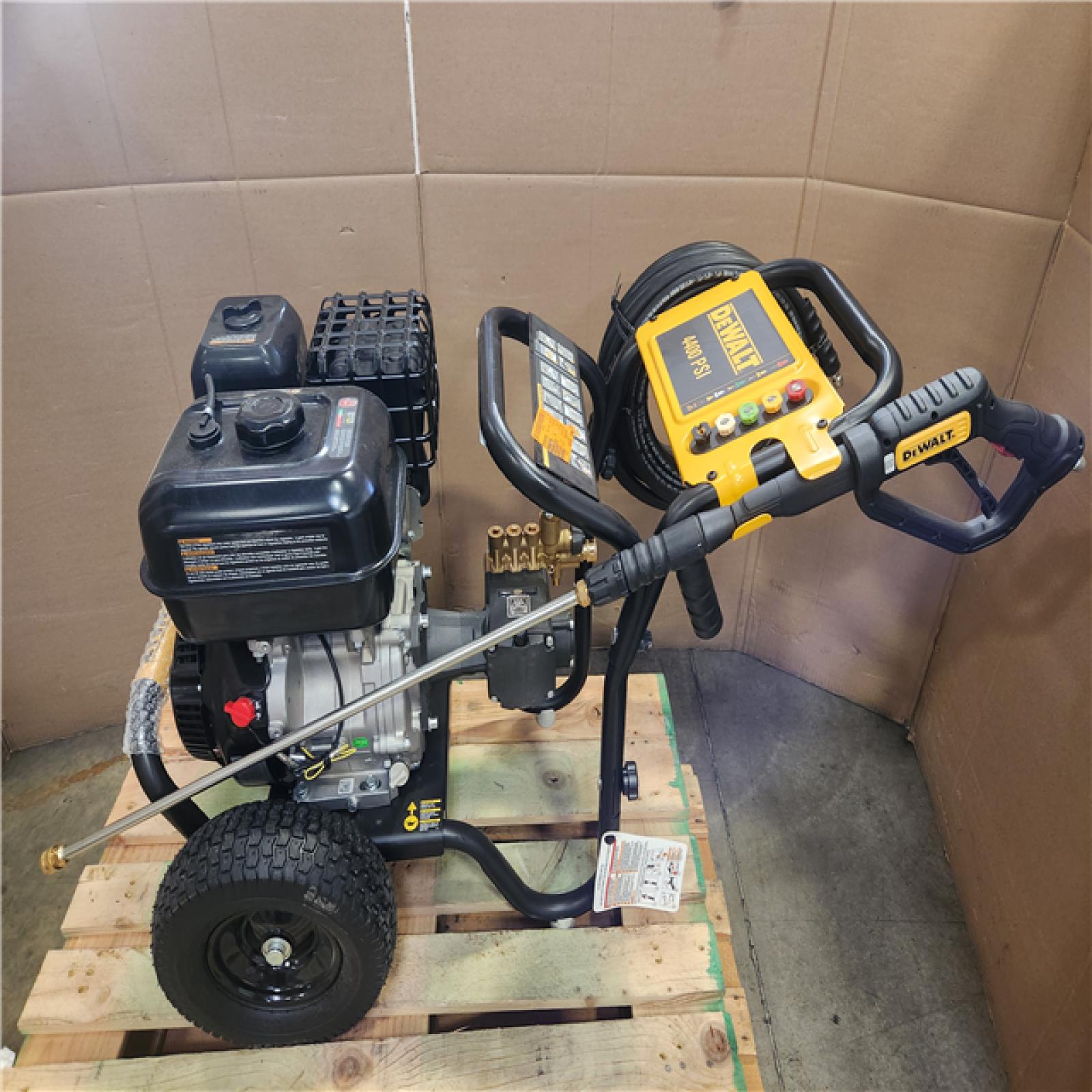 Phoenix DEWALT 4400 PSI 4.0 GPM Cold Water Gas Pressure Washer