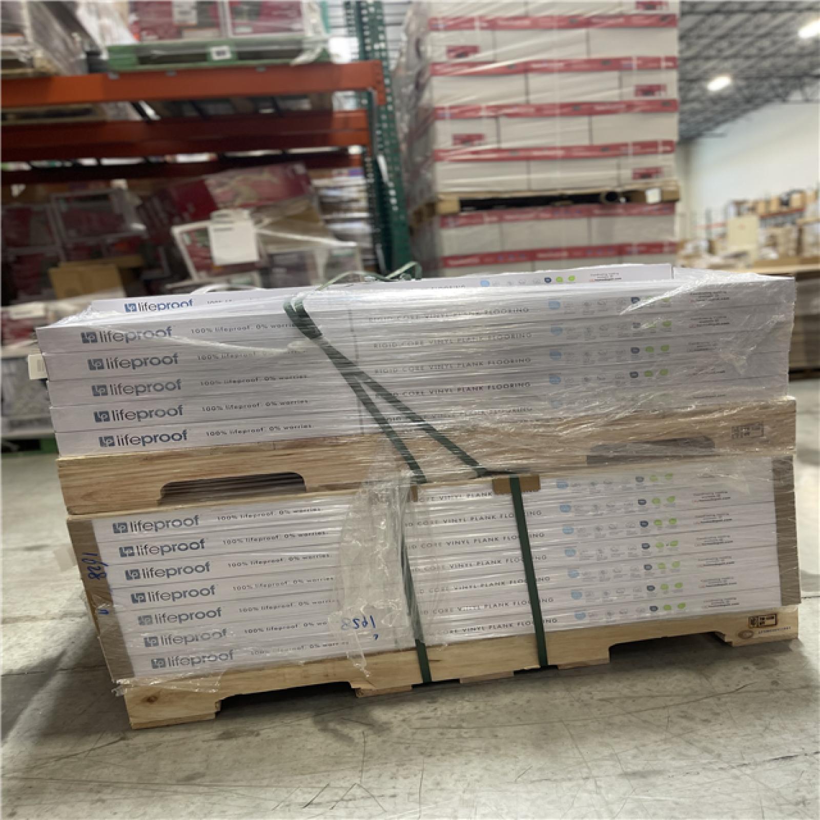 DALLAS LOCATION- NEW! Lifeproof Fresh Oak 6 MIL x 8.7 in. W x 48 in. L Click Lock Flooring (20.1 sqft/case) PALLET (50 cases/ units)