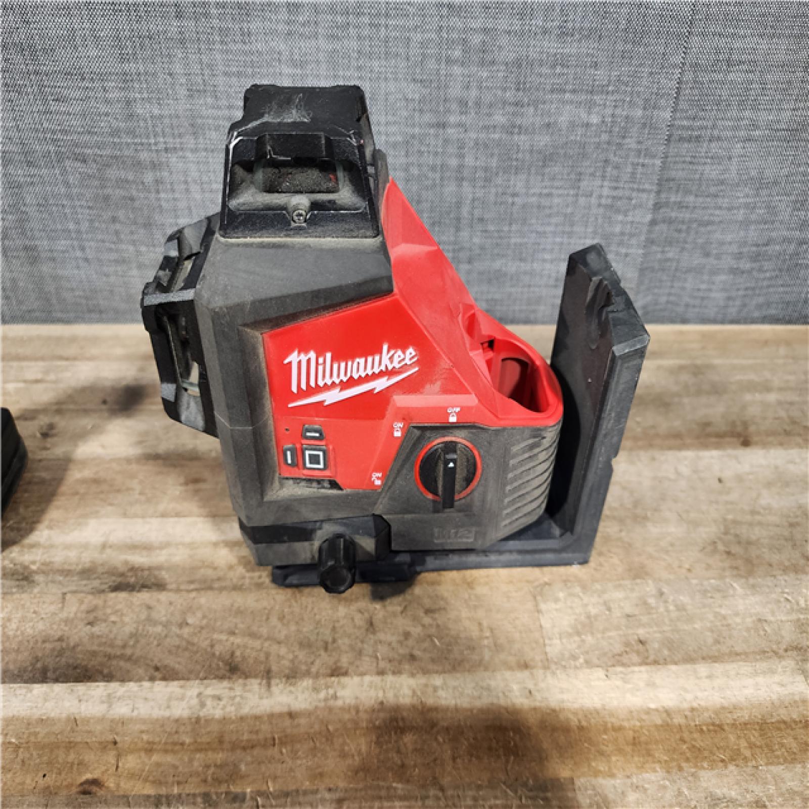 HOUSTON LOCATION - AS-IS Milwaukee 12-Volt Lithium-Ion Cordless Green 250 ft. 3-Plane Laser Level Kit