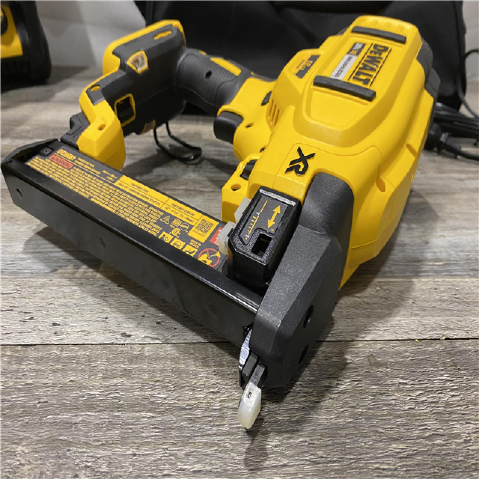 AS-IS DEWALT 20V MAX XR Lithium-Ion Cordless 18-Gauge Narrow Crown Stapler Kit