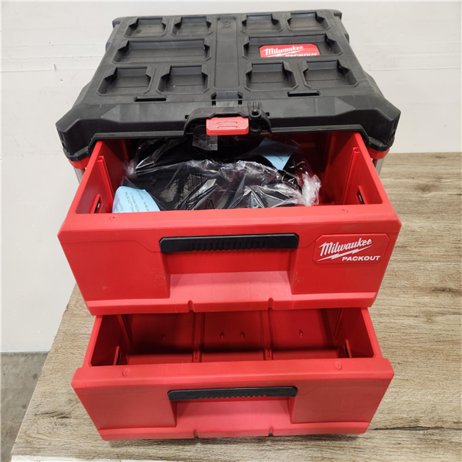 Phoenix Location NEW Milwaukee PACKOUT 22 in. Modular 3-Drawer Tool Box with Metal Reinforced Corners