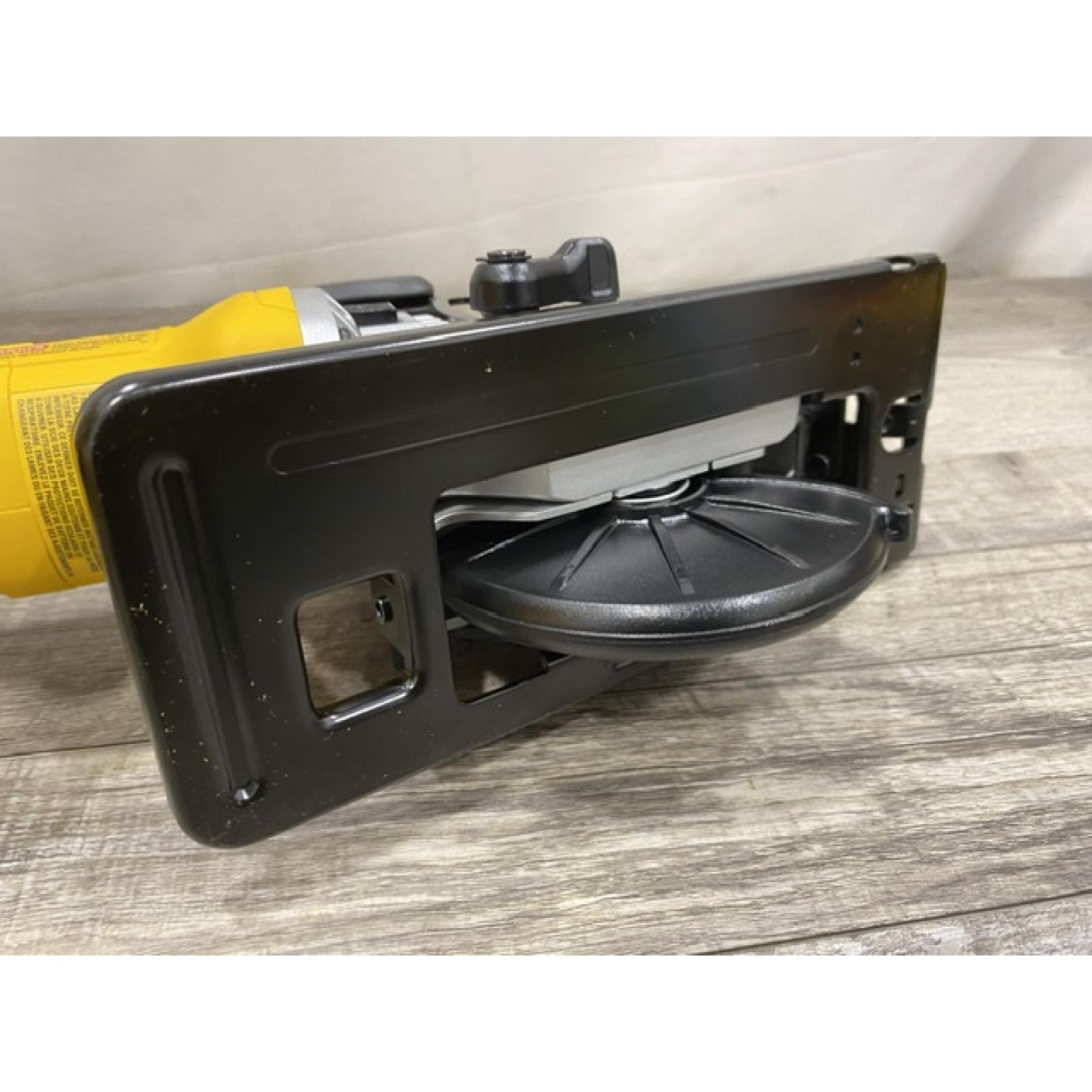 AS-IS DEWALT ATOMIC 20V MAX Cordless Brushless 4-1/2 in. Circular Saw (Tool Only)