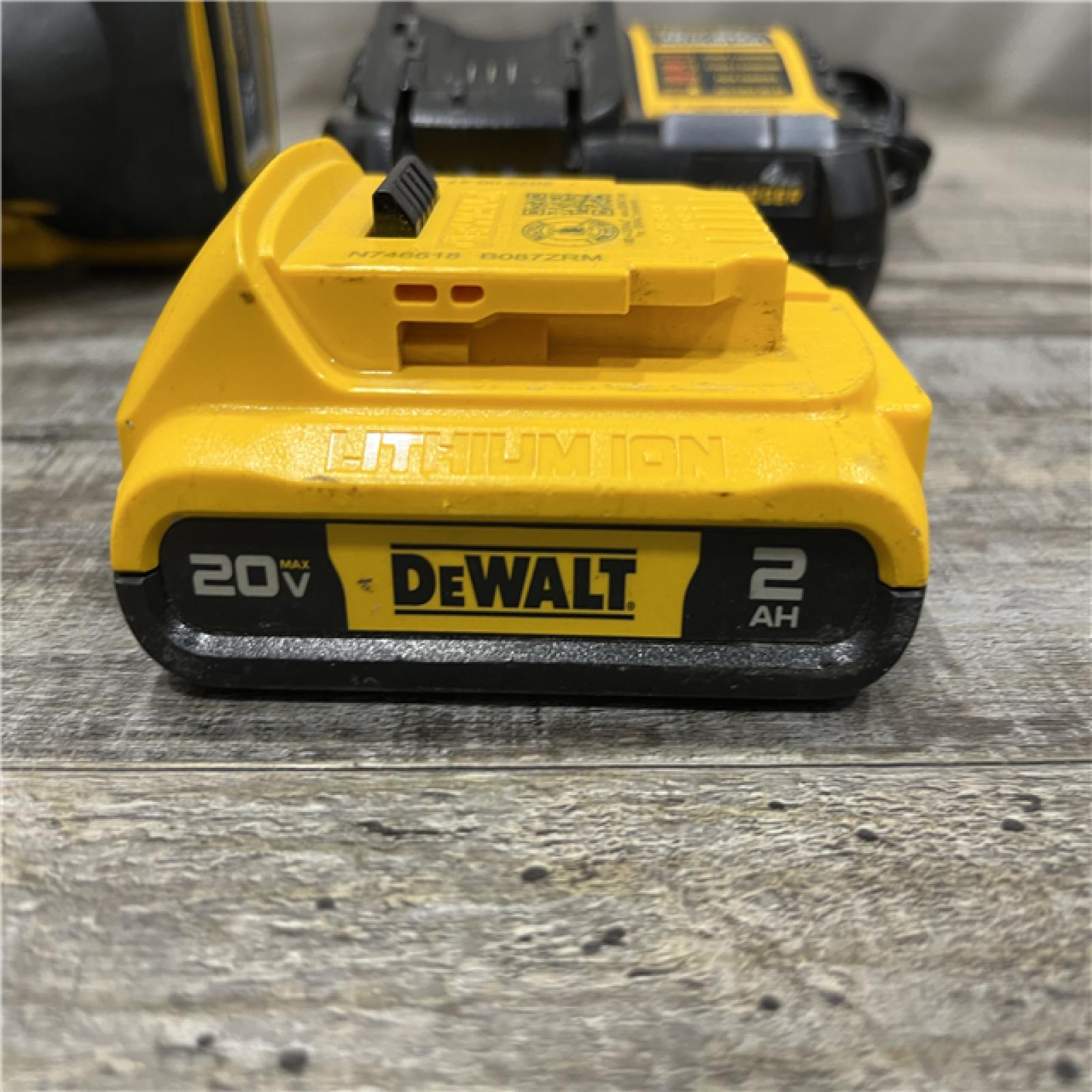 AS-IS DEWALT 20V MAX XR 16-Gauge Electric Cordless Angled Finishing Nailer Kit