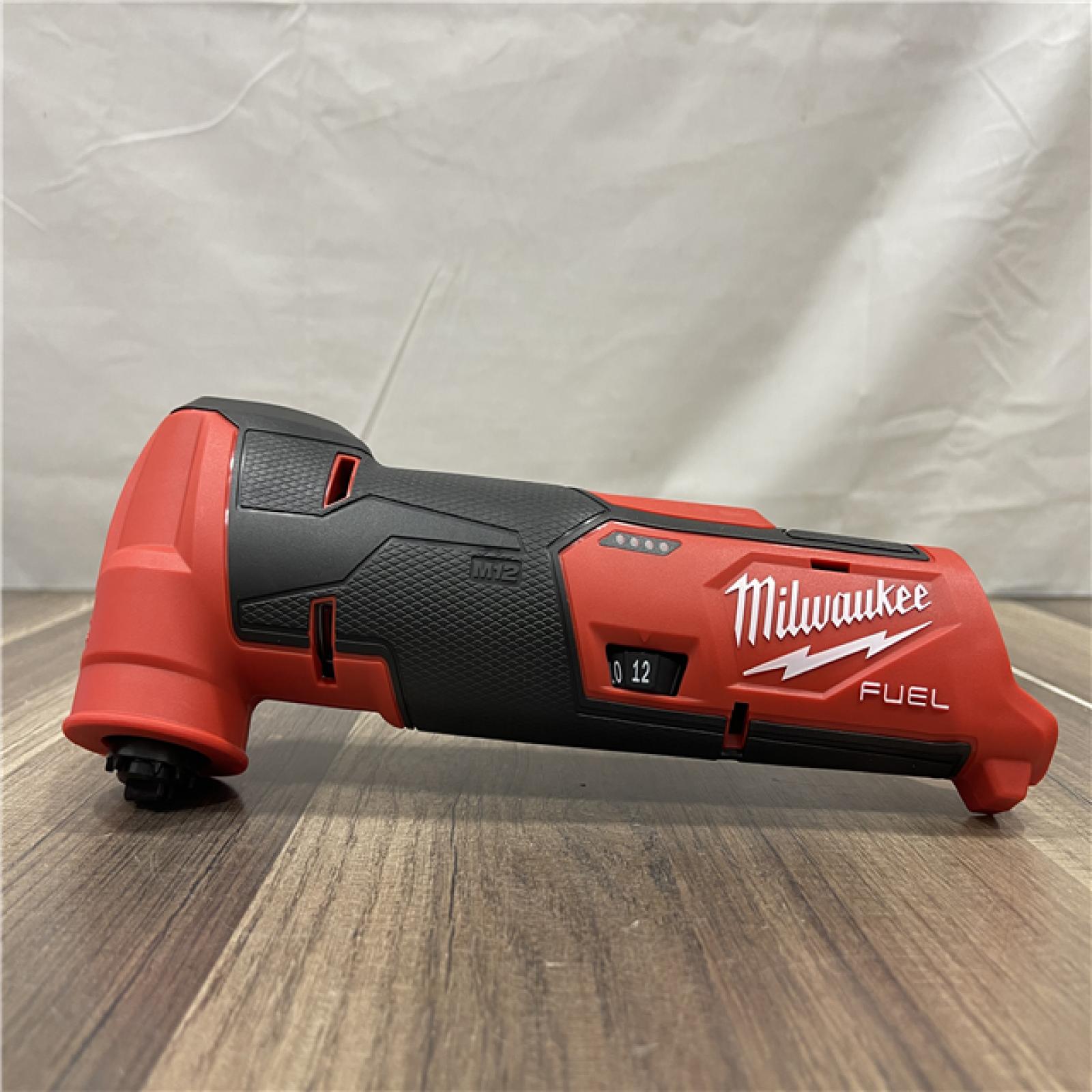 AS-IS Milwaukee M12 FUEL 12V Lithium-Ion Cordless Oscillating Multi-Tool Kit with 4.0 Ah Battery
