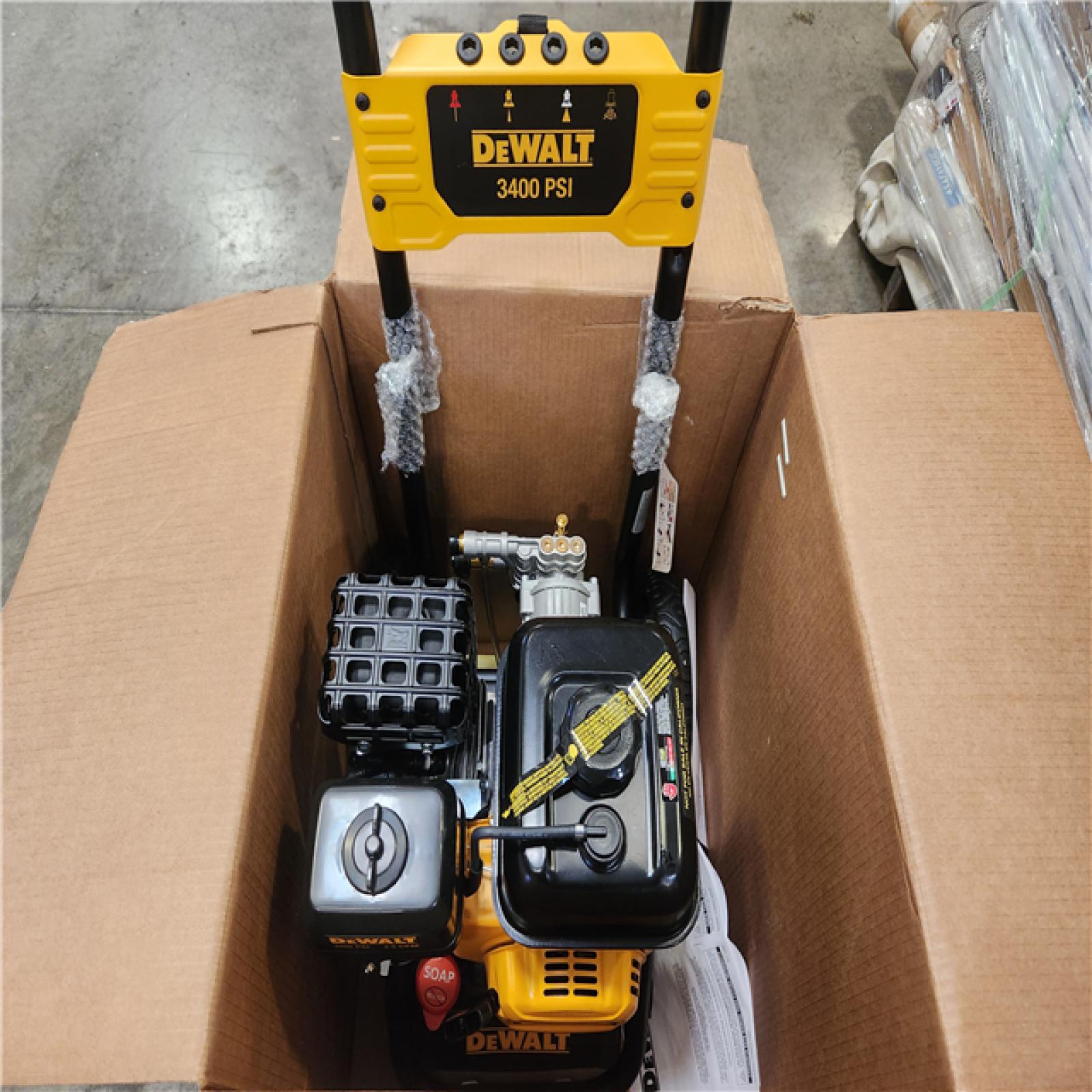 Phoenix NEW DEWALT 3400 PSI 2.5 GPM Gas Cold Water Pressure Washer with DeWalt 210 Engine