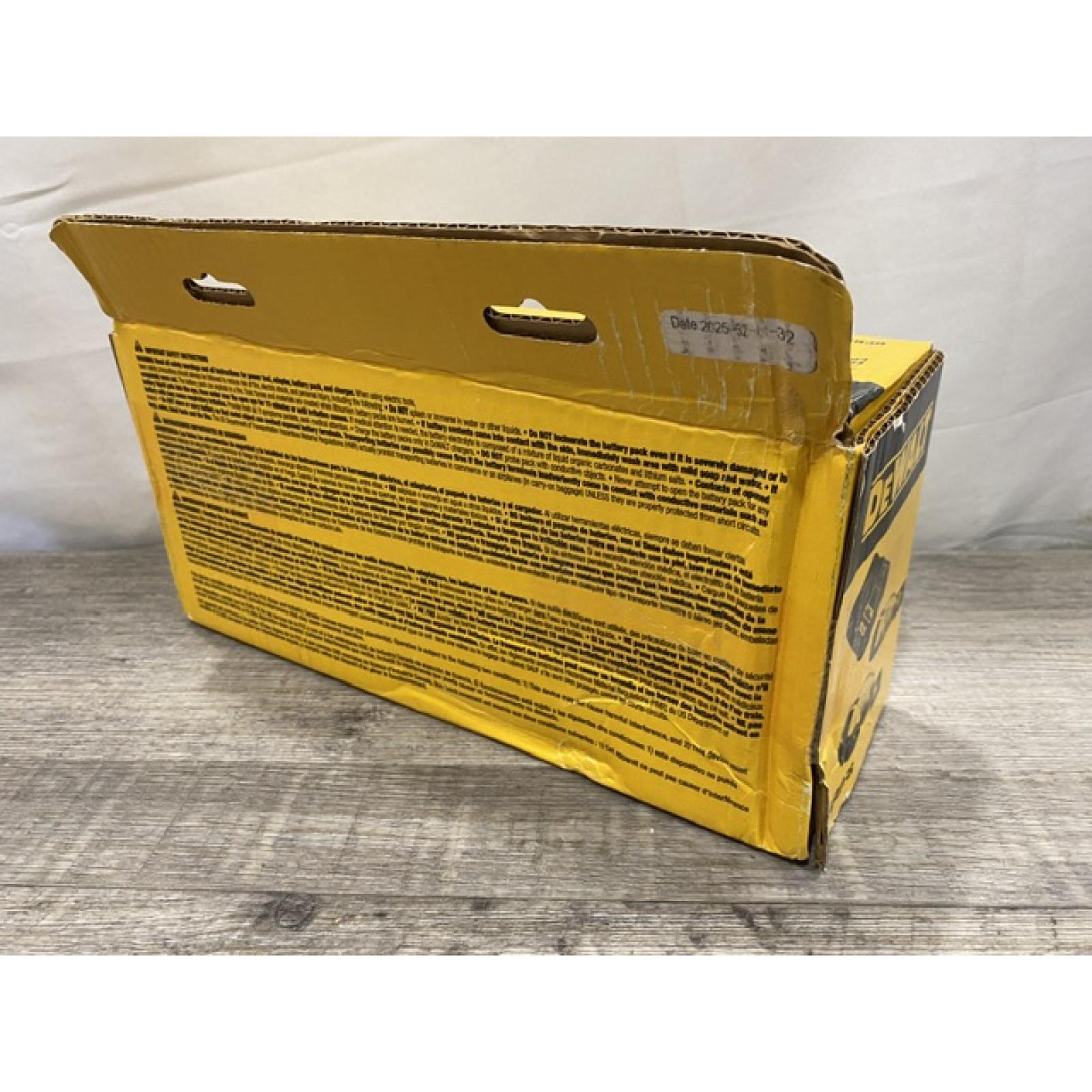 NEW - DEWALT 20V MAX Lithium-Ion Battery Kit with 5.0Ah and 2.0Ah Battery and Charger