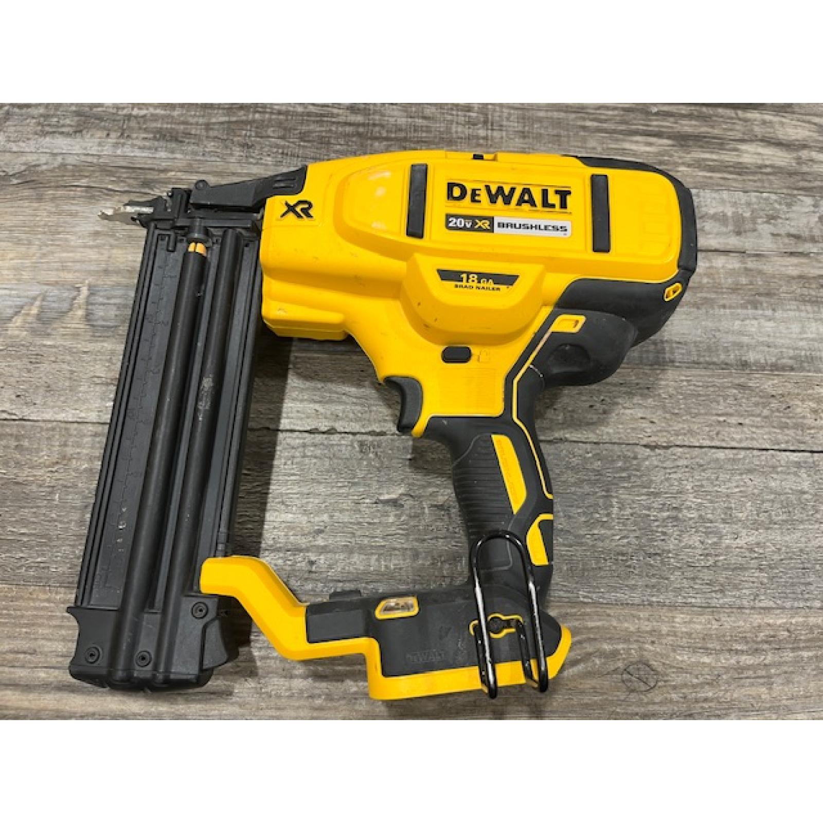 AS-IS DEWALT 20V MAX XR 18 Gauge Brad Nailer Kit