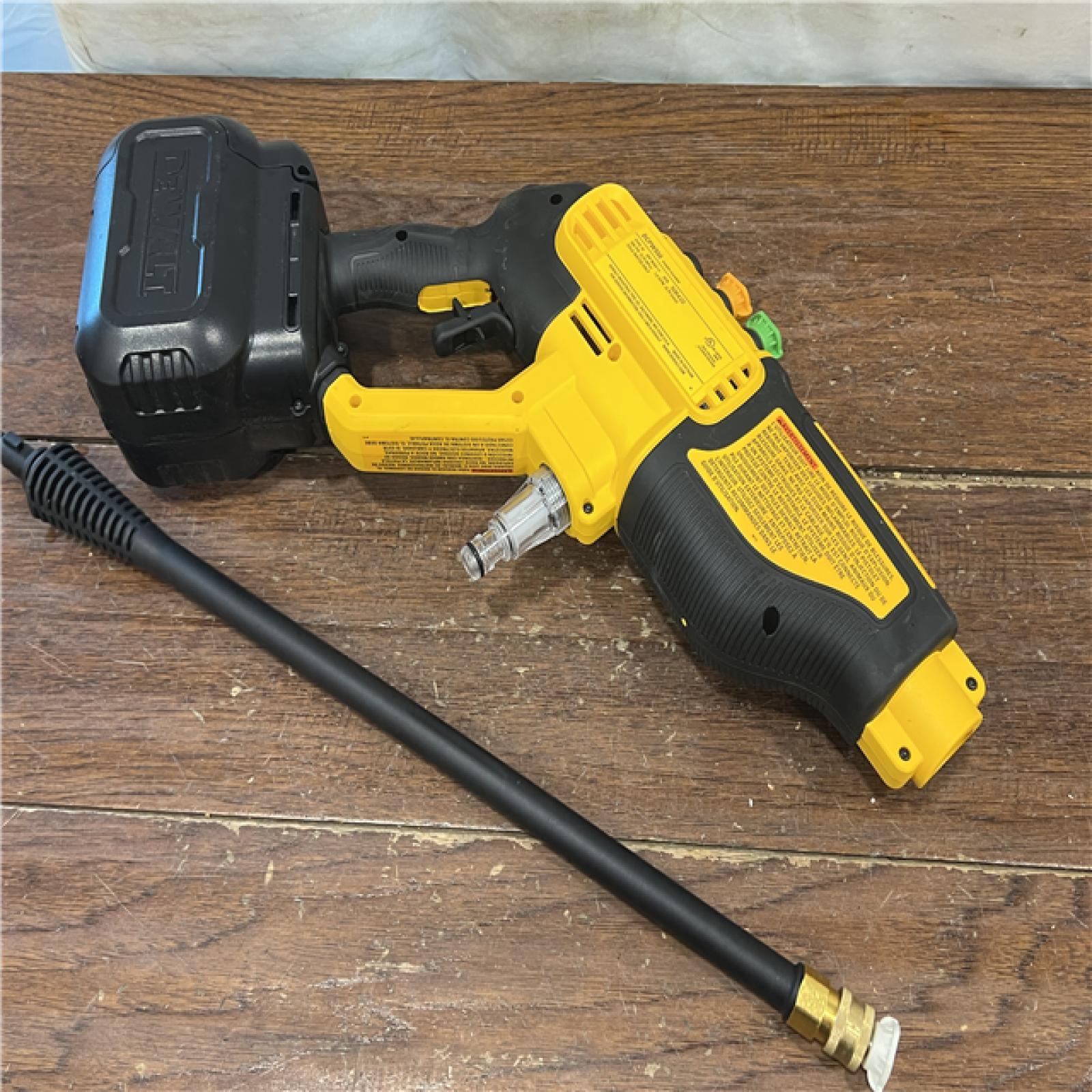 AS-IS Dewalt 20V 550 PSI  1 GPM Cordless Power Cleaner W/ 4 Nozzles Tool-Only DCPW550B