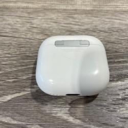 AS-IS Apple - AirPods 4 with Active Noise Cancellation - White