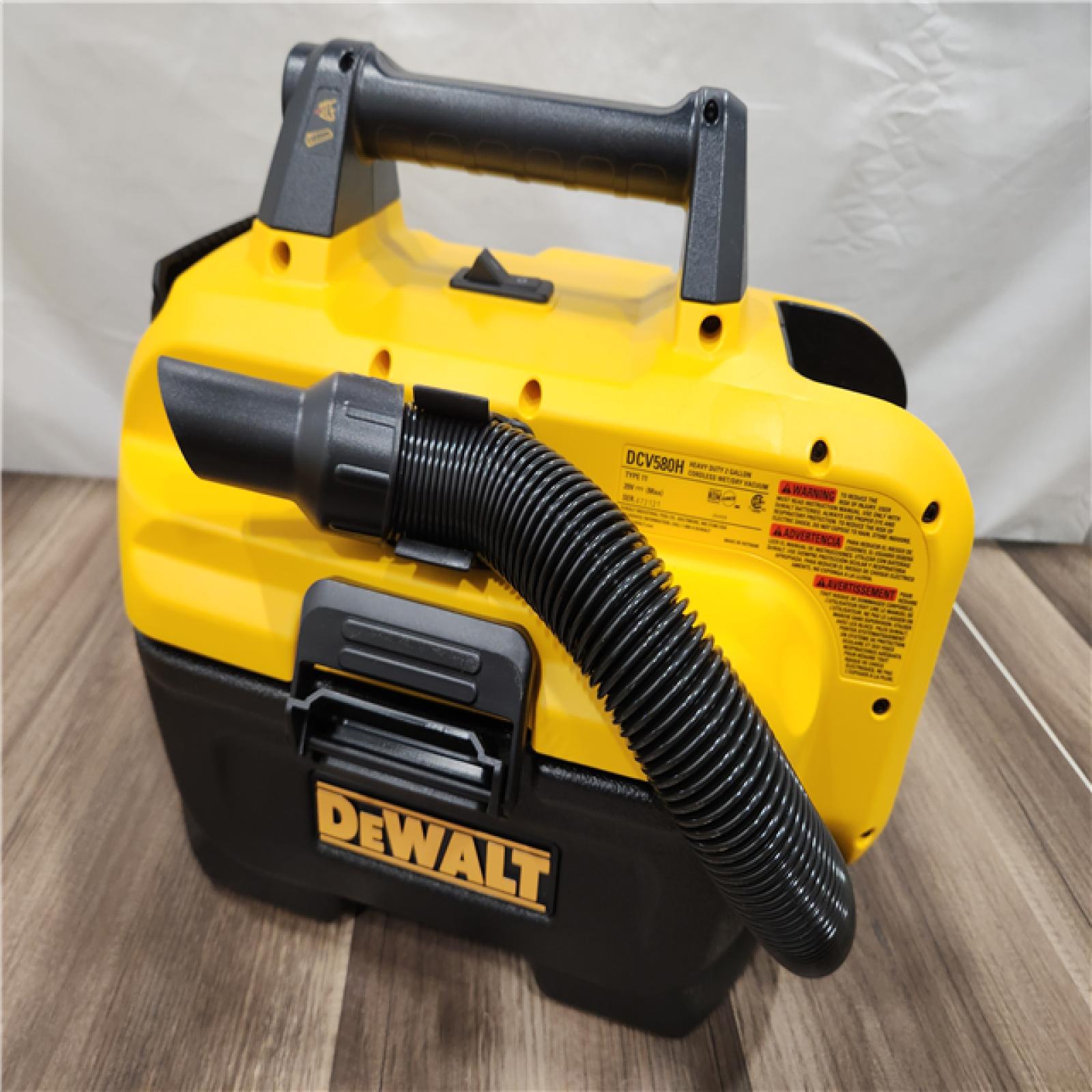 GOOD DEWALT 2 Gal. Max Cordless Wet/Dry Vacuum (Tool-Only)