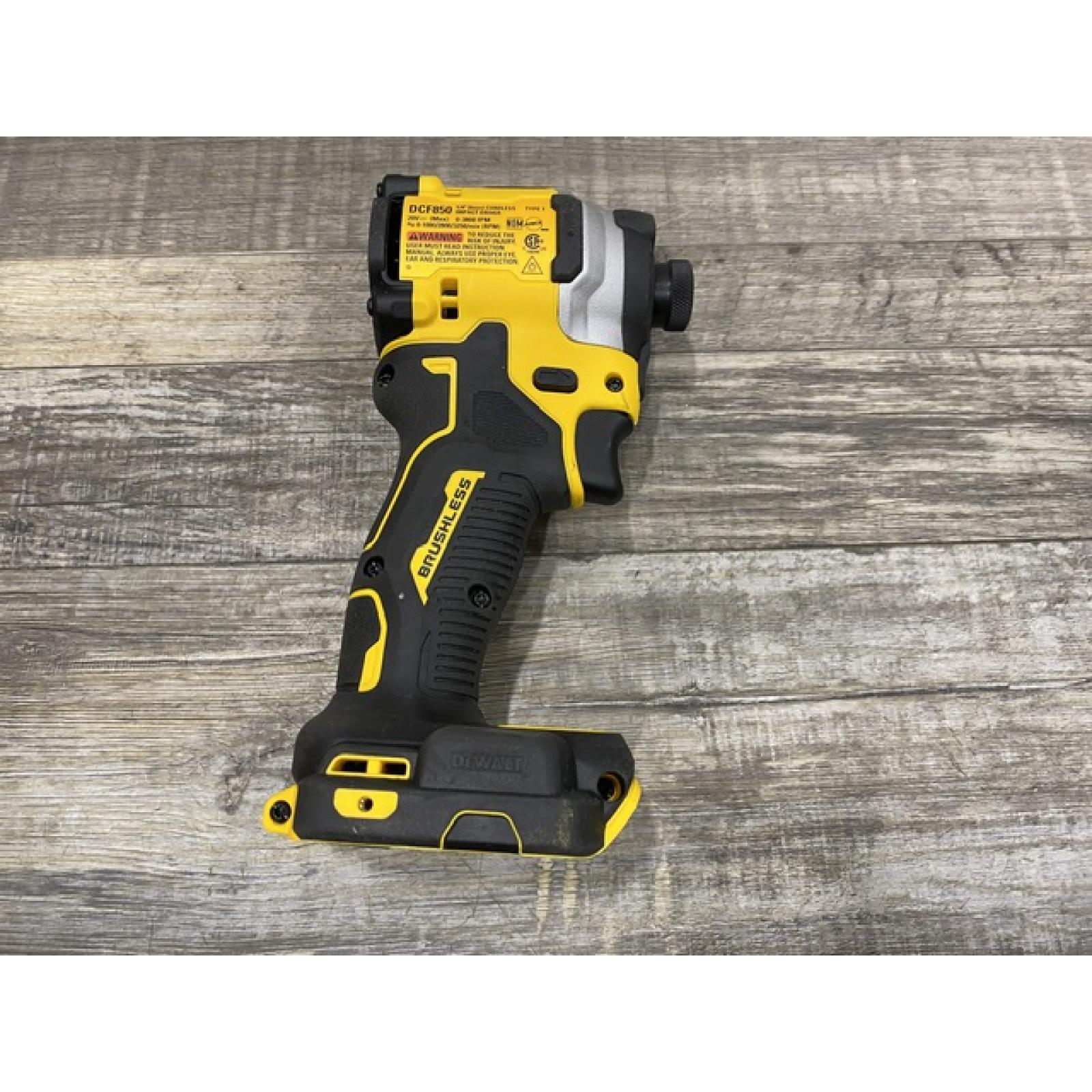 AS-IS DEWALT ATOMIC 20V MAX Lithium-Ion Cordless 1/4 in. Brushless Impact Driver Kit