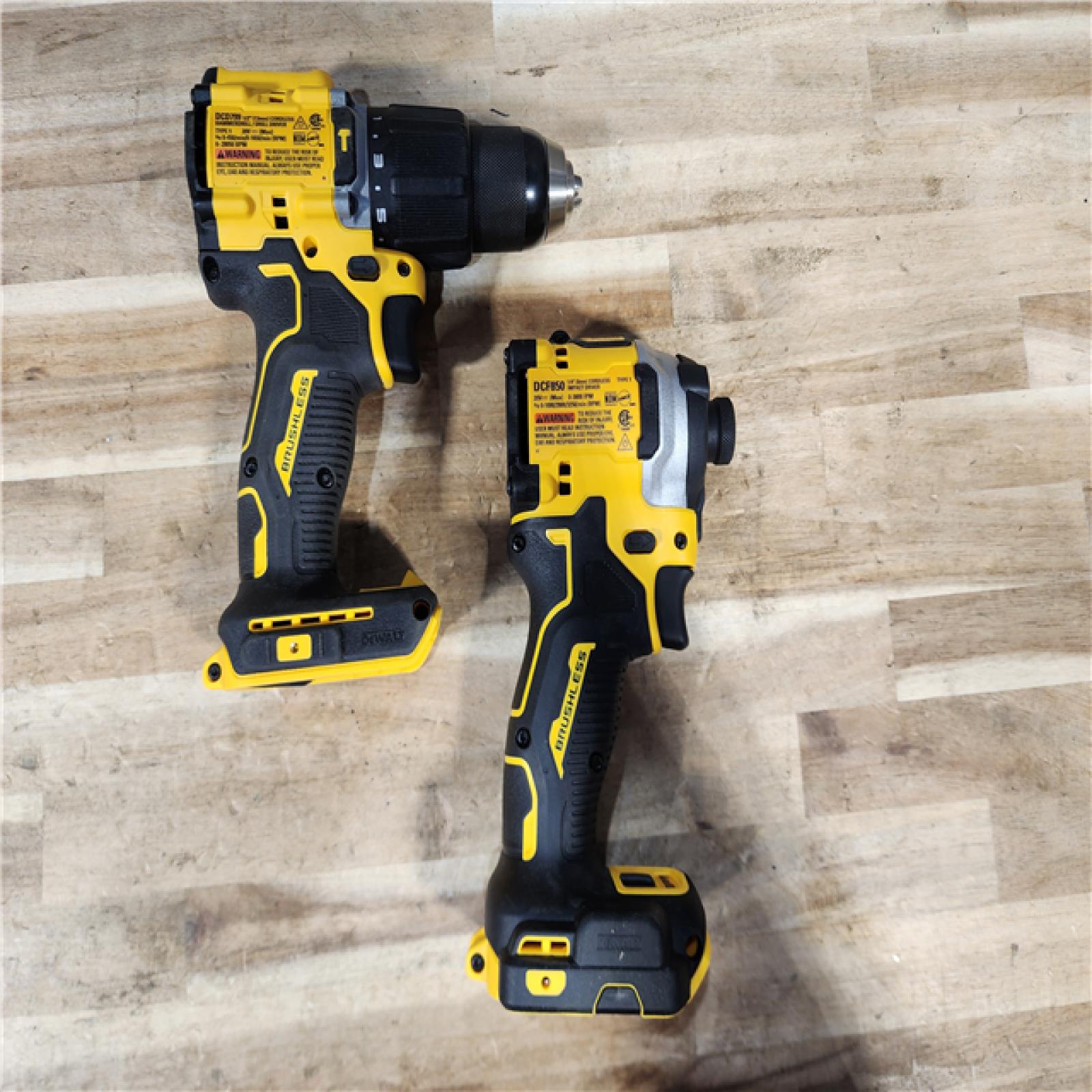 HOUSTON LOCATION - AS-IS DEWALT 2 TOOL COMBO KIT W/ (2) BATTERY & CHARGER