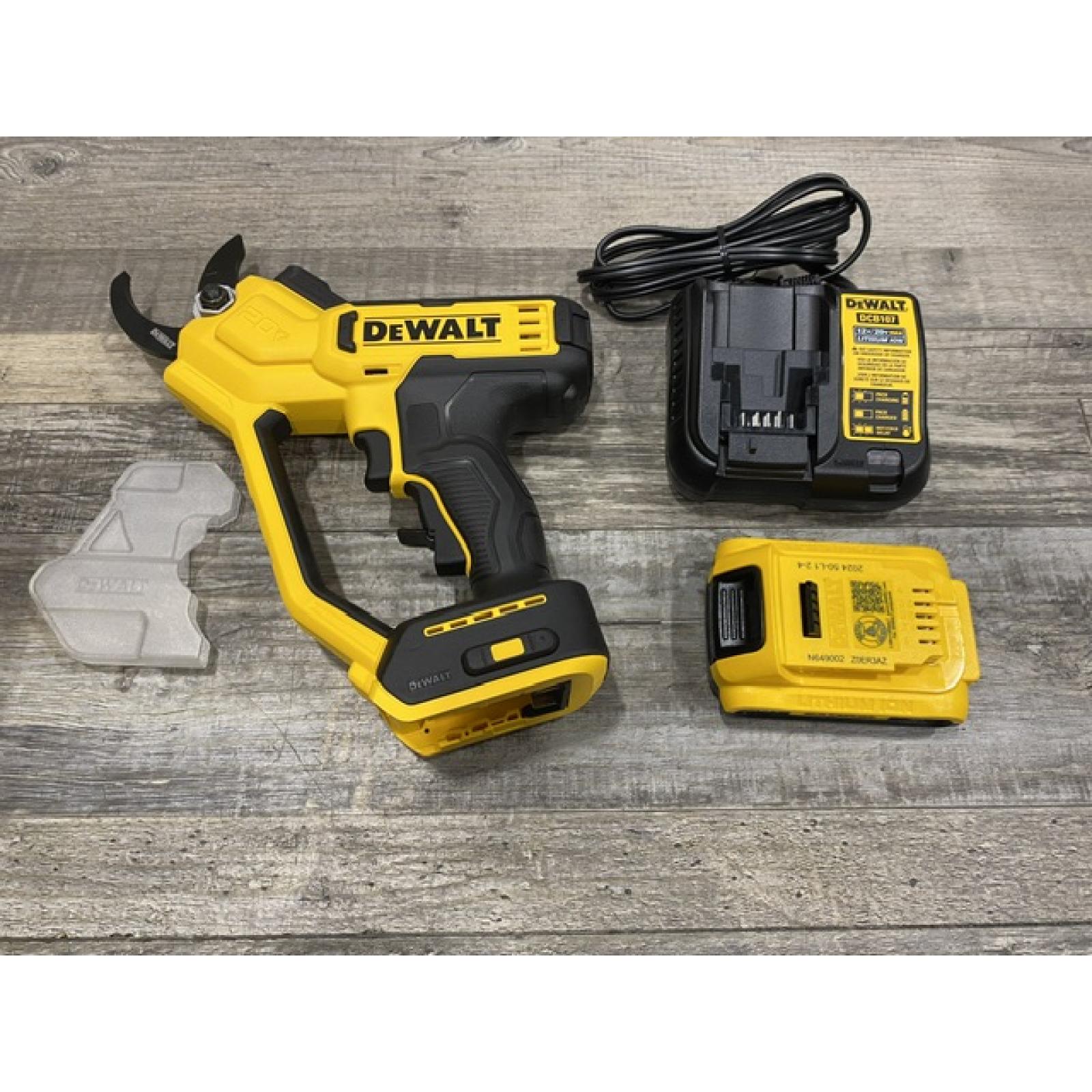 AS-IS DEWALT 20V MAX Cordless Battery Powered Pruner Kit
