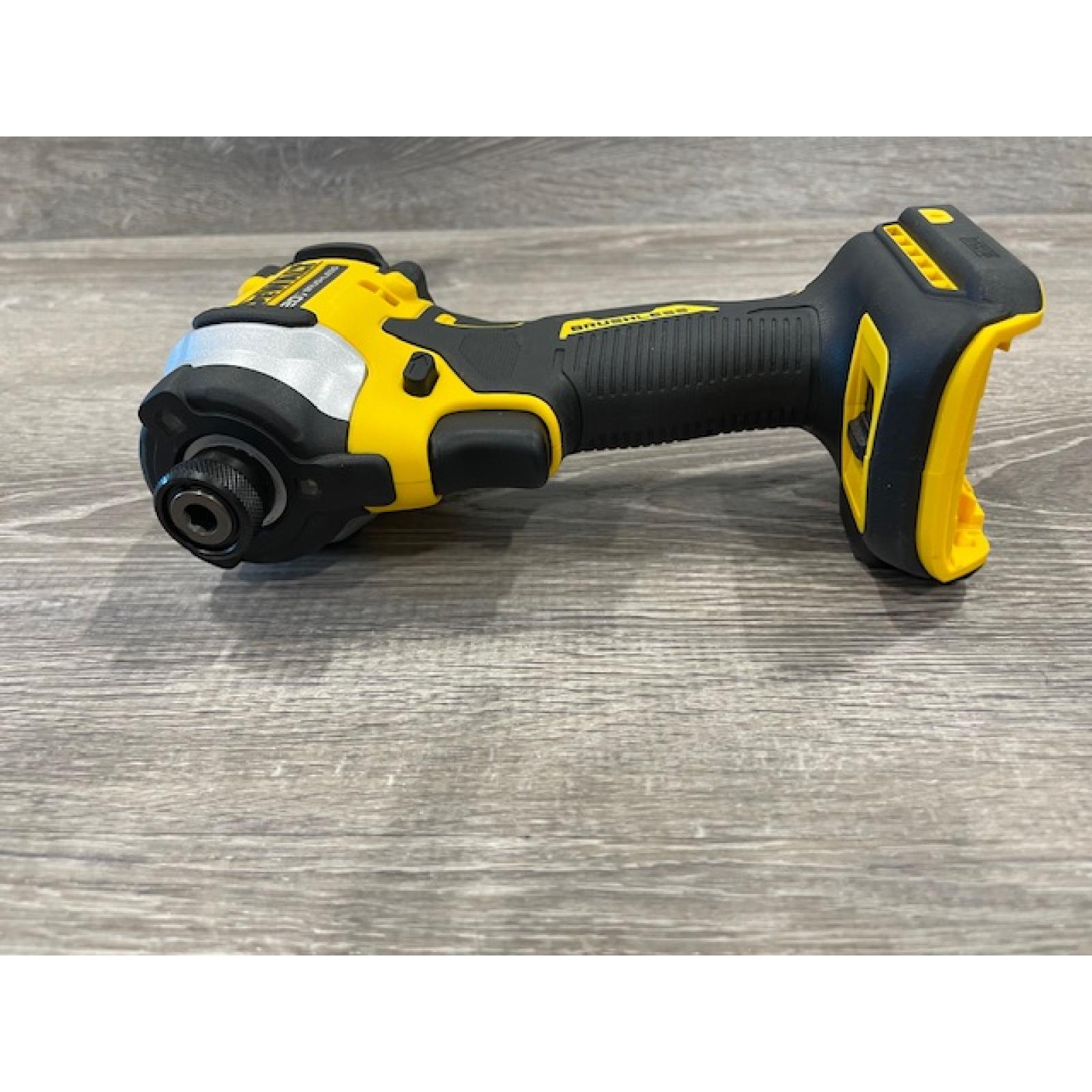 AS-IS DEWALT ATOMIC 20V MAX Lithium-Ion Cordless 1/4 in. Brushless Impact Driver Kit