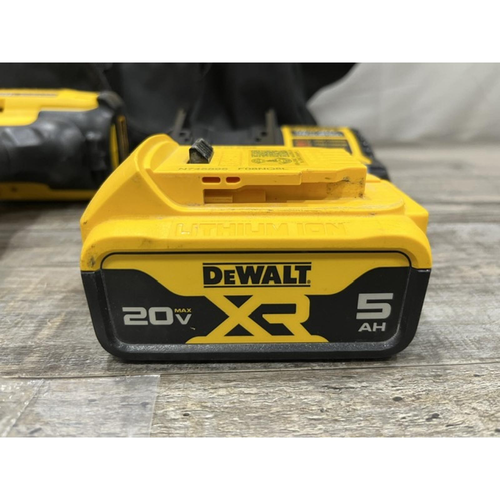 AS-IS DEWALT 20V MAX Lithium-Ion Cordless 1/2 in. Impact Wrench Kit