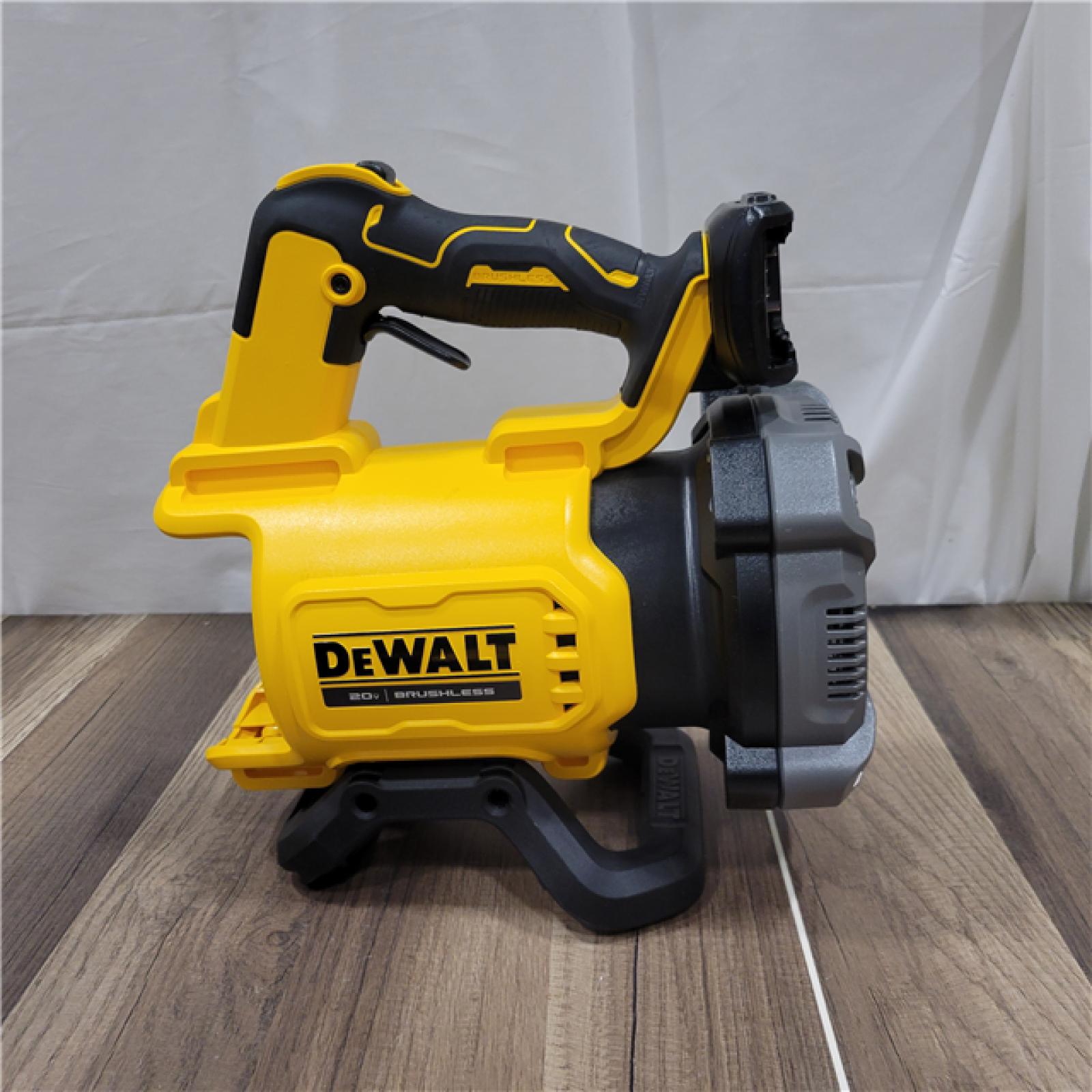AS-IS DeWalt Brushless Cordless Battery Powered Handheld Leaf Blower KIT