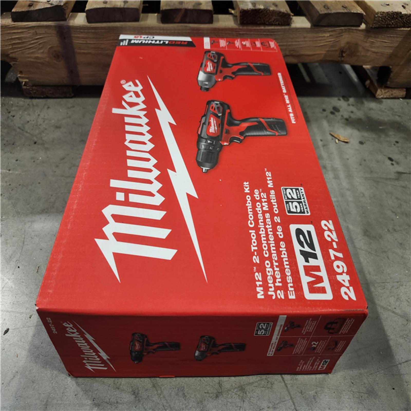 NEW! -  Milwaukee M12 12V Lithium-Ion Cordless Hammer Drill/Impact Driver Combo Kit (2-Tool) with (2) 1.5Ah Batteries  Charger & Bag