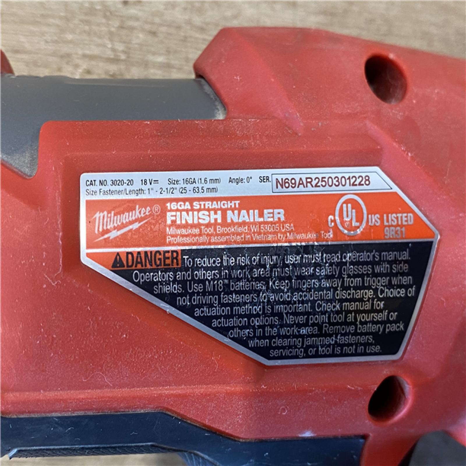 AS-IS Milwaukee FUEL 18-Volt Lithium-Ion Brushless Cordless Gen ll 16-Gauge Straight Finish Nailer (Tool Only)