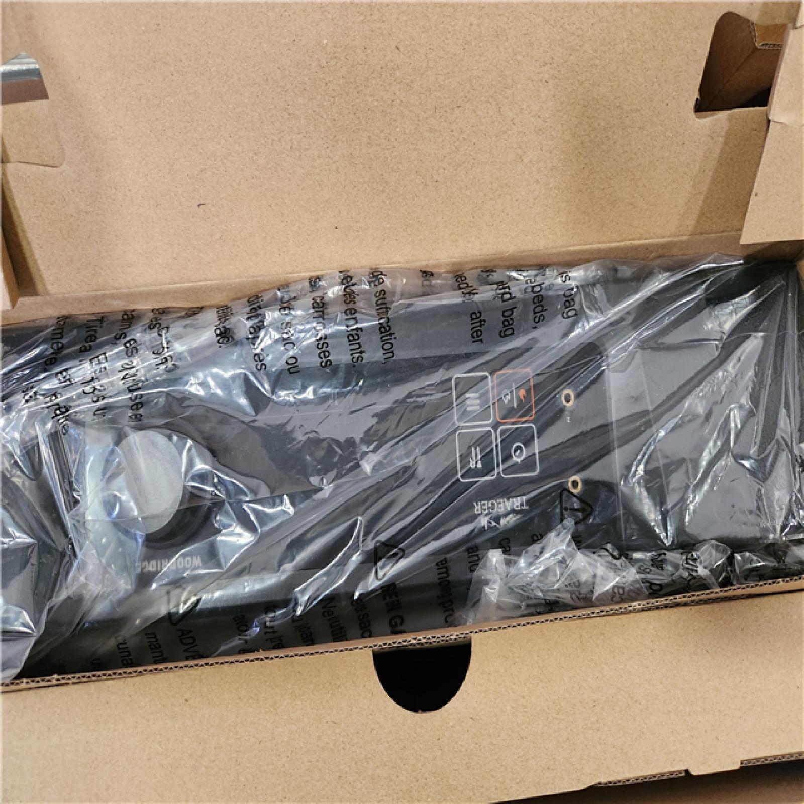 Phoenix Location NEW Traeger Woodridge Wifi Pellet Grill and Smoker in Black