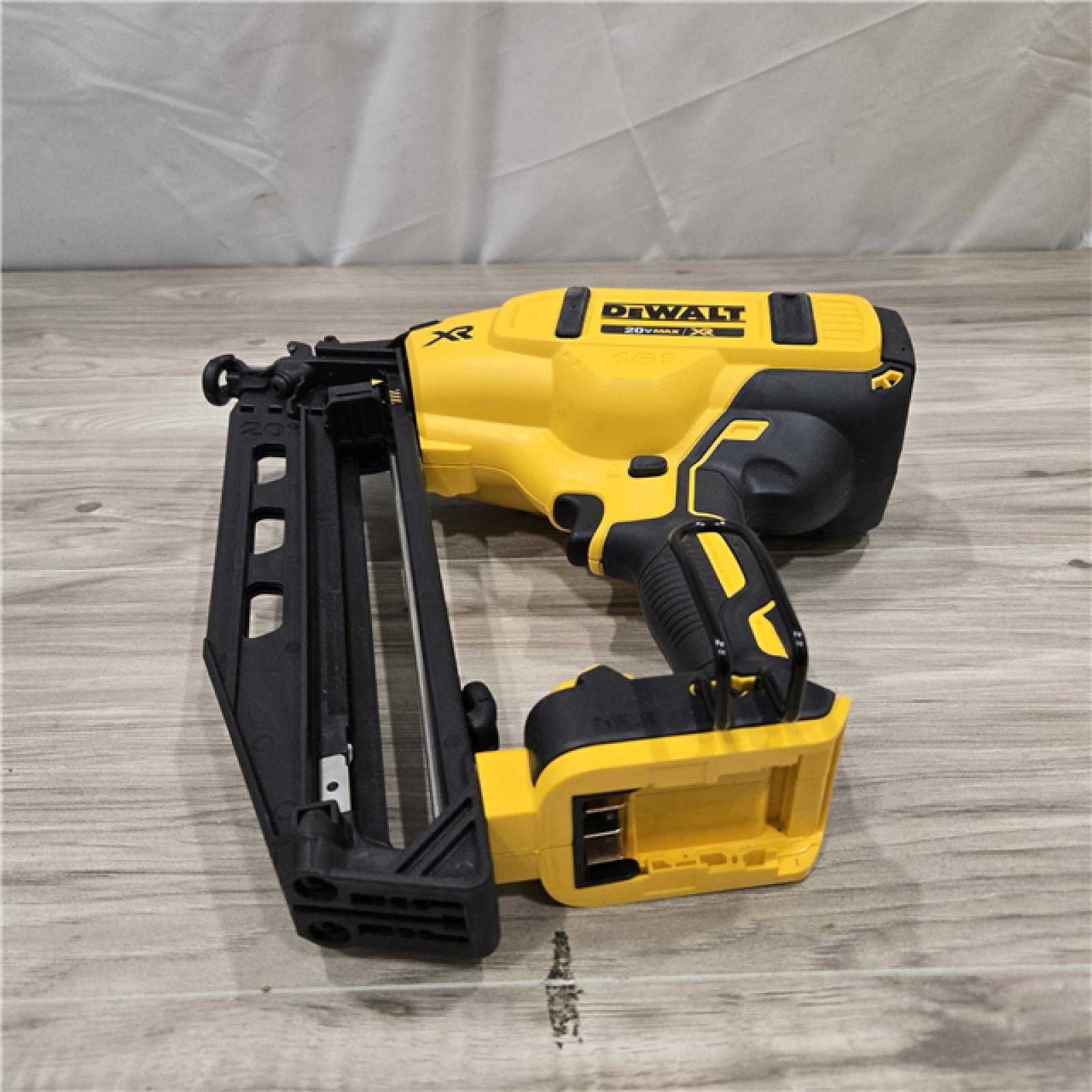 AS-IS 20V MAX XR Cordless 16-Gauge Angled Finishing Nailer (Tool Only)