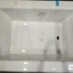 Phoenix AS-IS KOHLER Bellwether 60 in. x 32 in. Soaking Bathtub with Left-Hand Drain in White