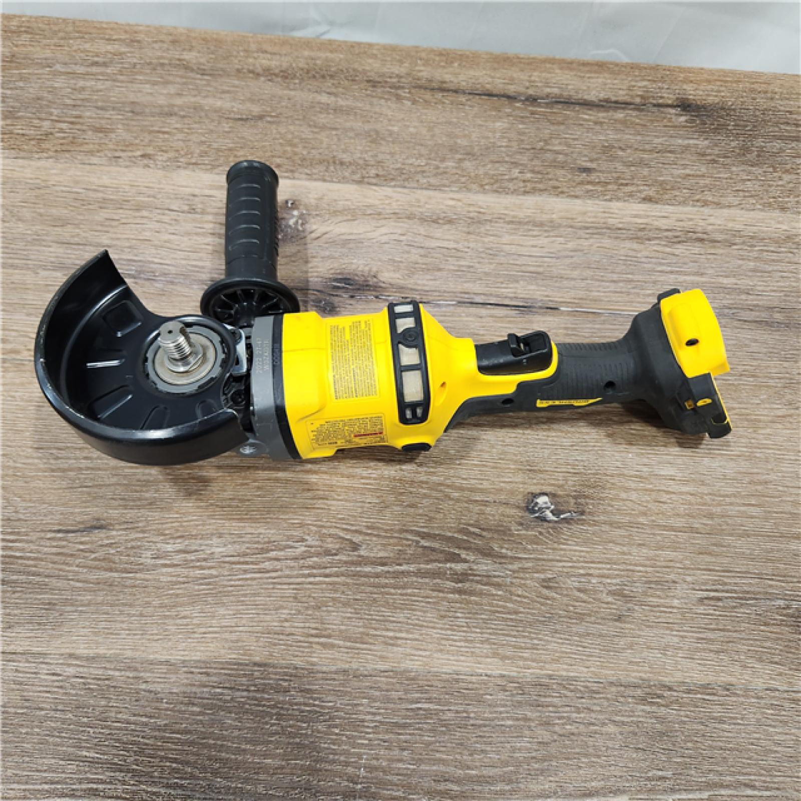 AS-IS DeWalt FLEXVOLT 60V MAX Cordless Grinder  4.5 - 6   9000 RPM  1 EA (115-DCG418B) (Battery included)