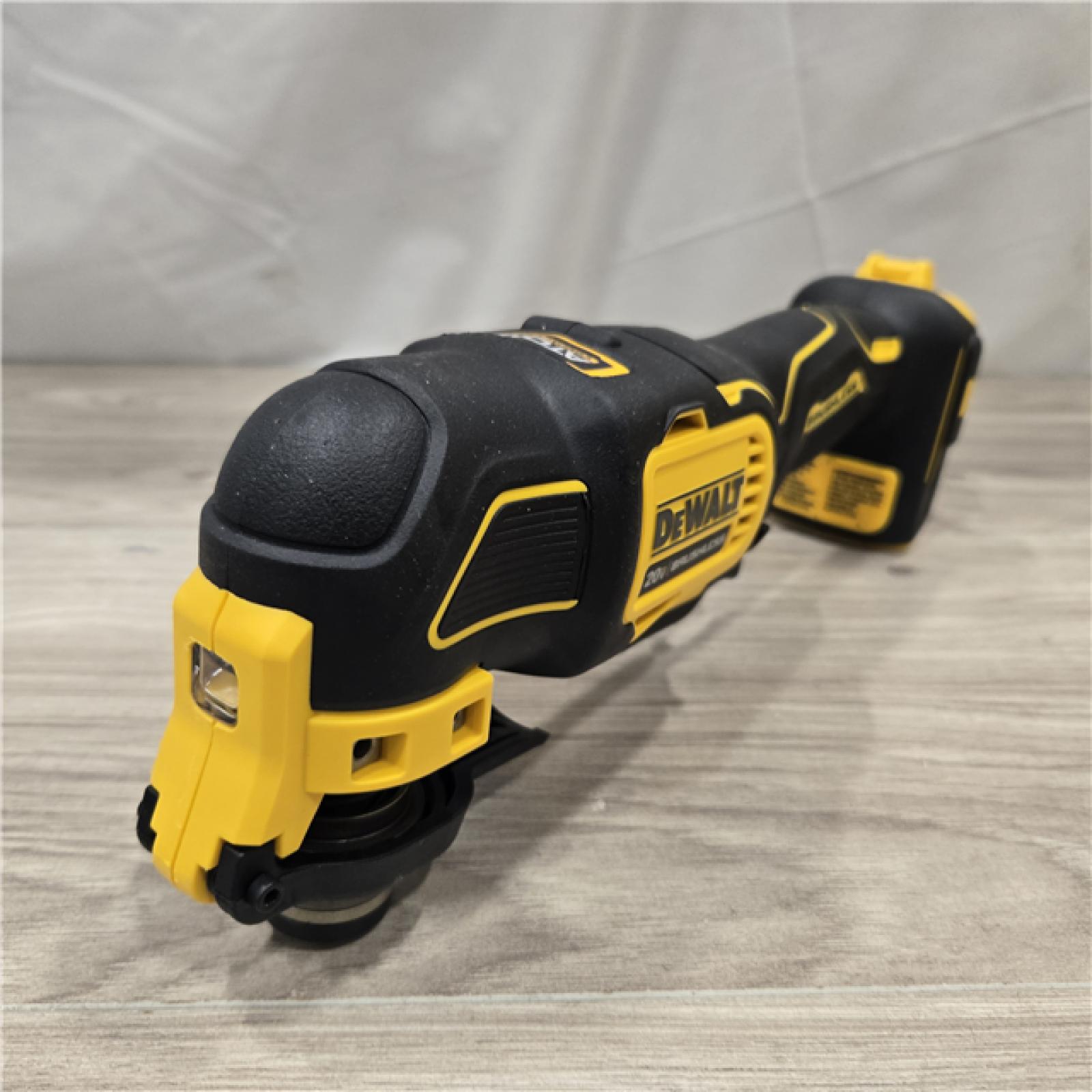 AS-IS DEWALT ATOMIC 20V MAX Cordless Oscillating Multi Tool (Tool Only)