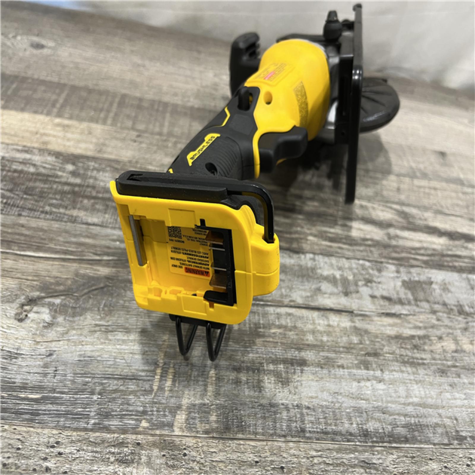 AS-IS DEWALT ATOMIC 20V MAX Cordless Brushless 4-1/2 in. Circular Saw (Tool Only)