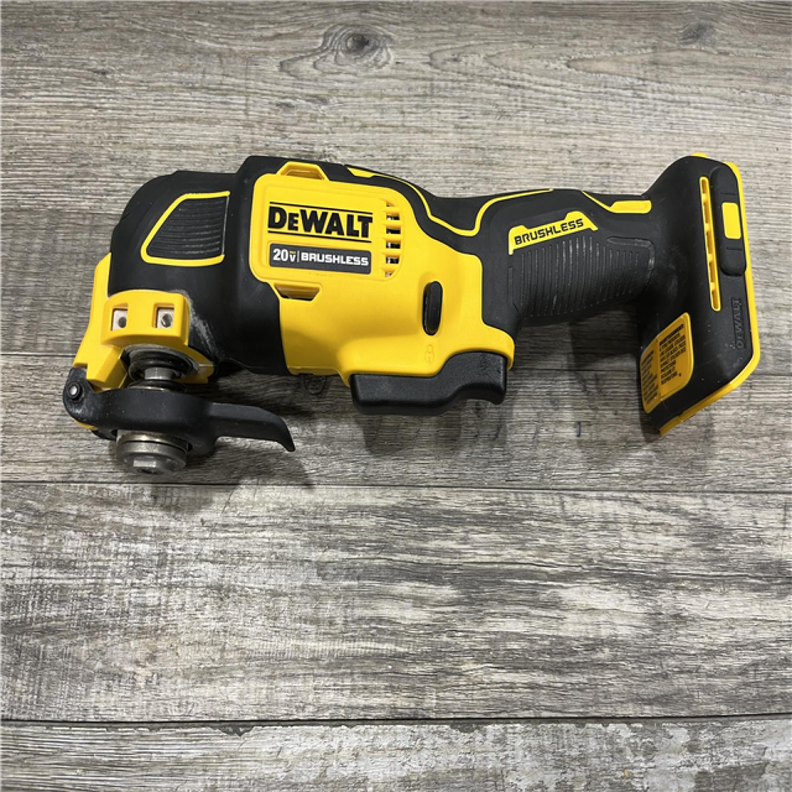 AS-IS DEWALT ATOMIC 20V MAX Cordless Brushless Oscillating Multi Tool Kit