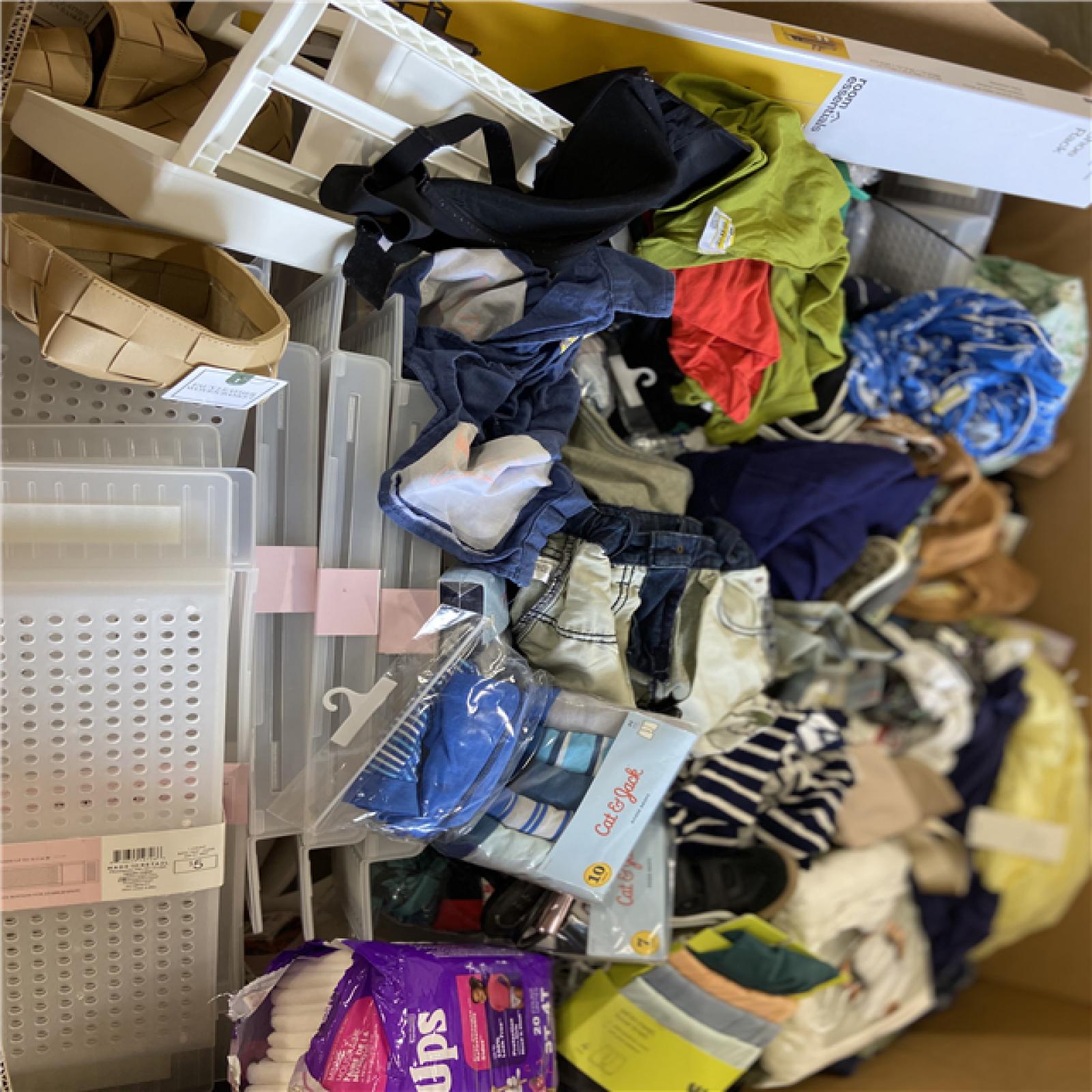 DALLAS LOCATION - BULLSEYE CLOTHING, HOME GOODS PALLET