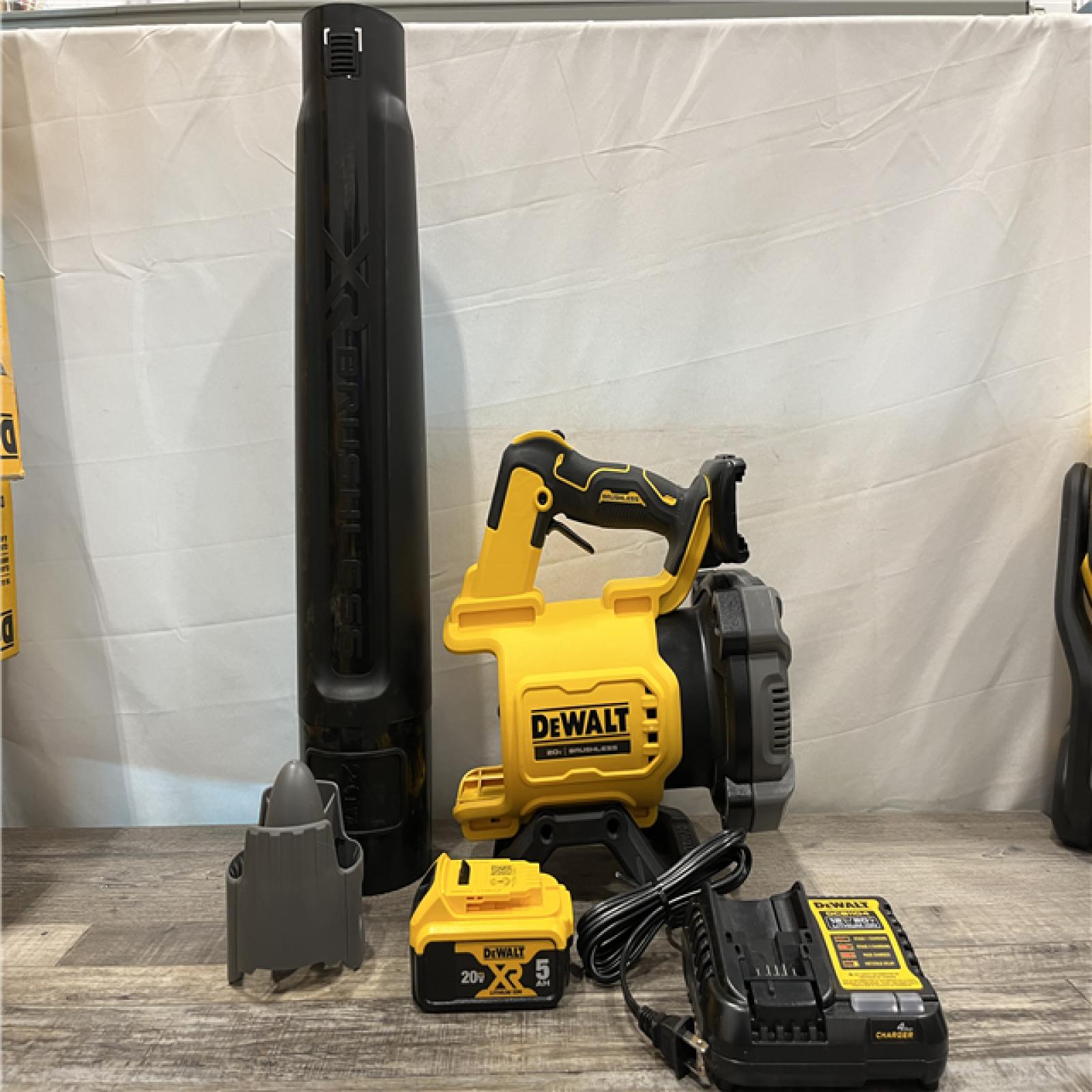 AS-IS DEWALT 20V MAX* XR Brushless Cordless Handheld Blower Kit