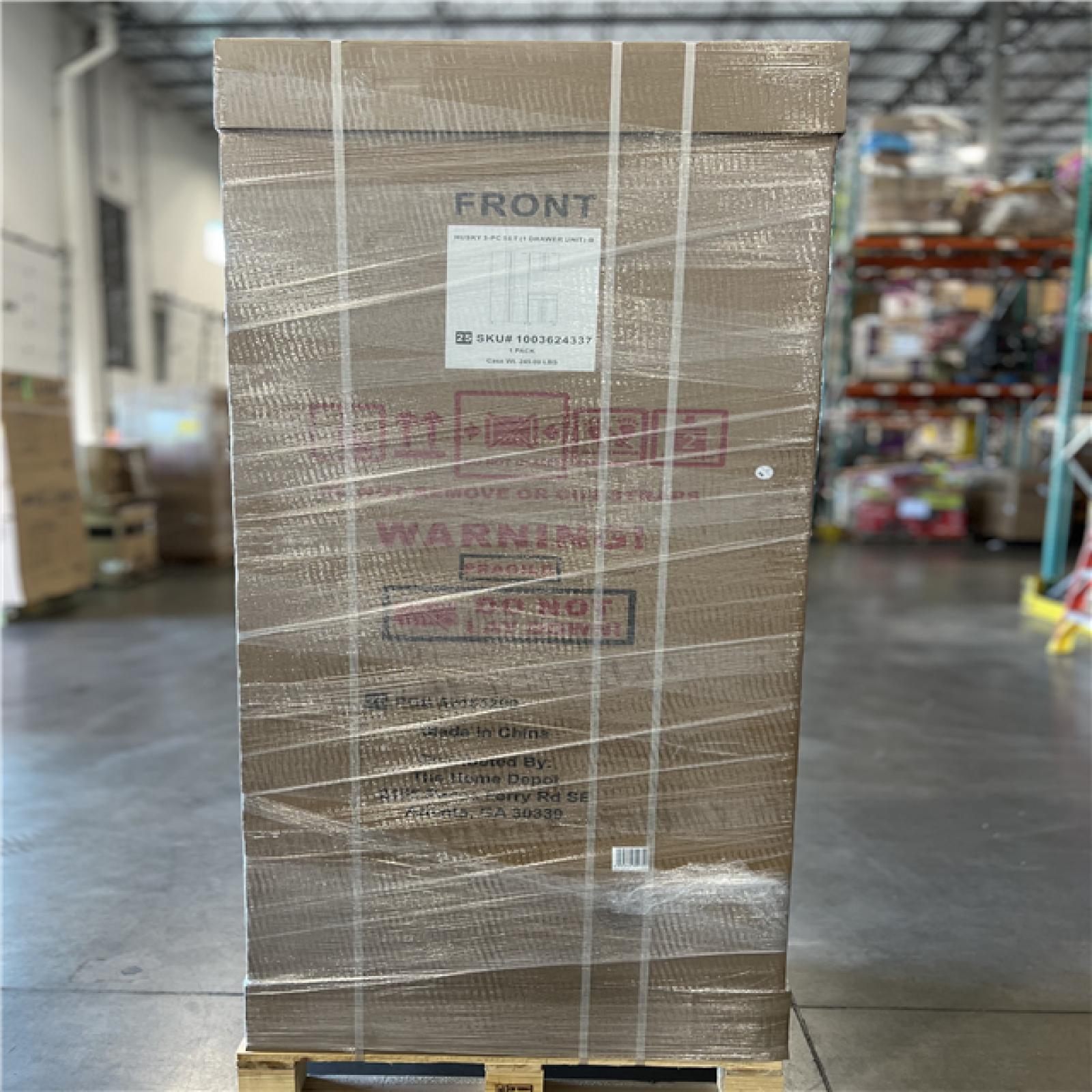 DALLAS LOCATION - Husky 3-Piece Regular Duty Welded Steel Garage Storage System in Black