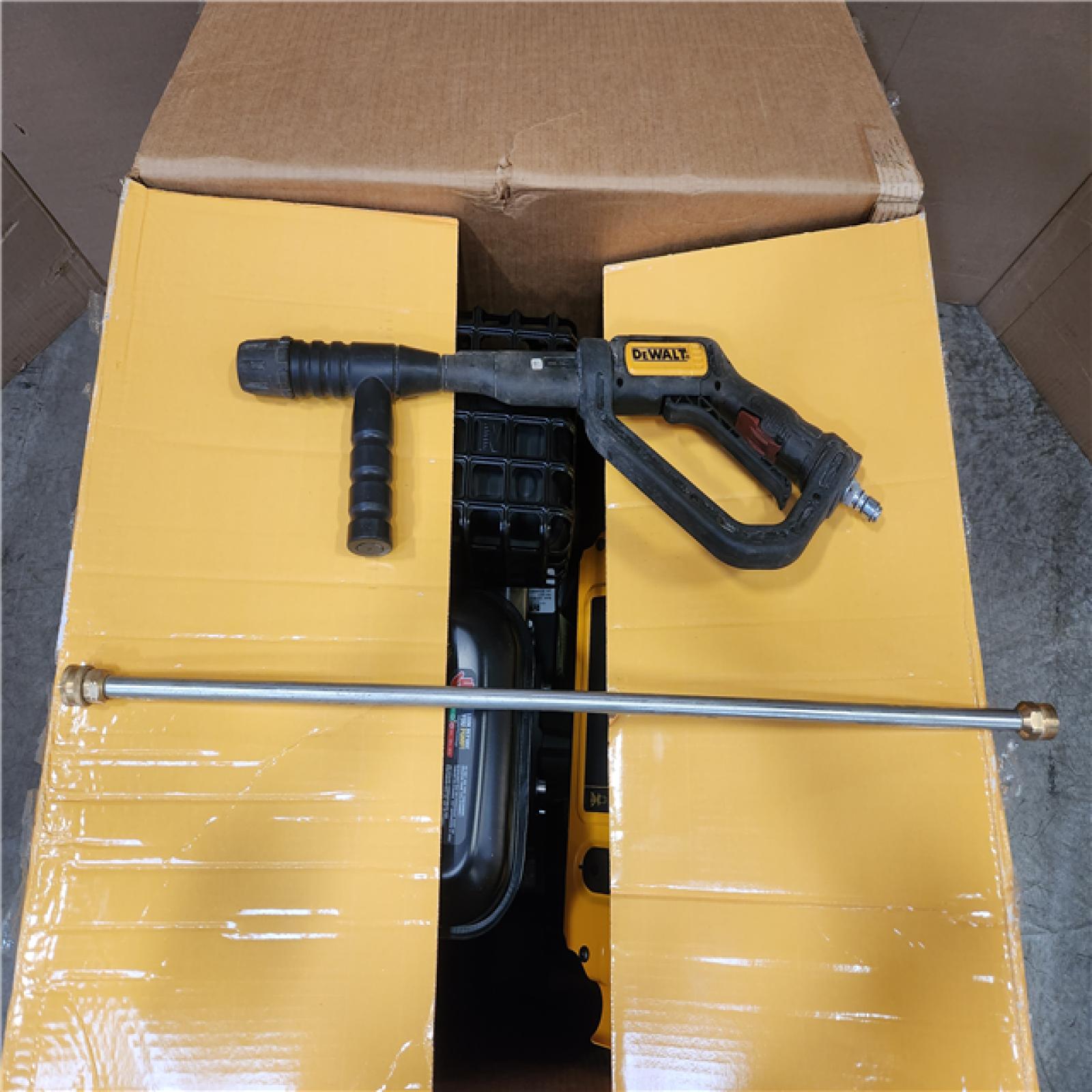 Phoenix NEW DEWALT 4400 PSI 4.0 GPM Cold Water Gas Pressure Washer