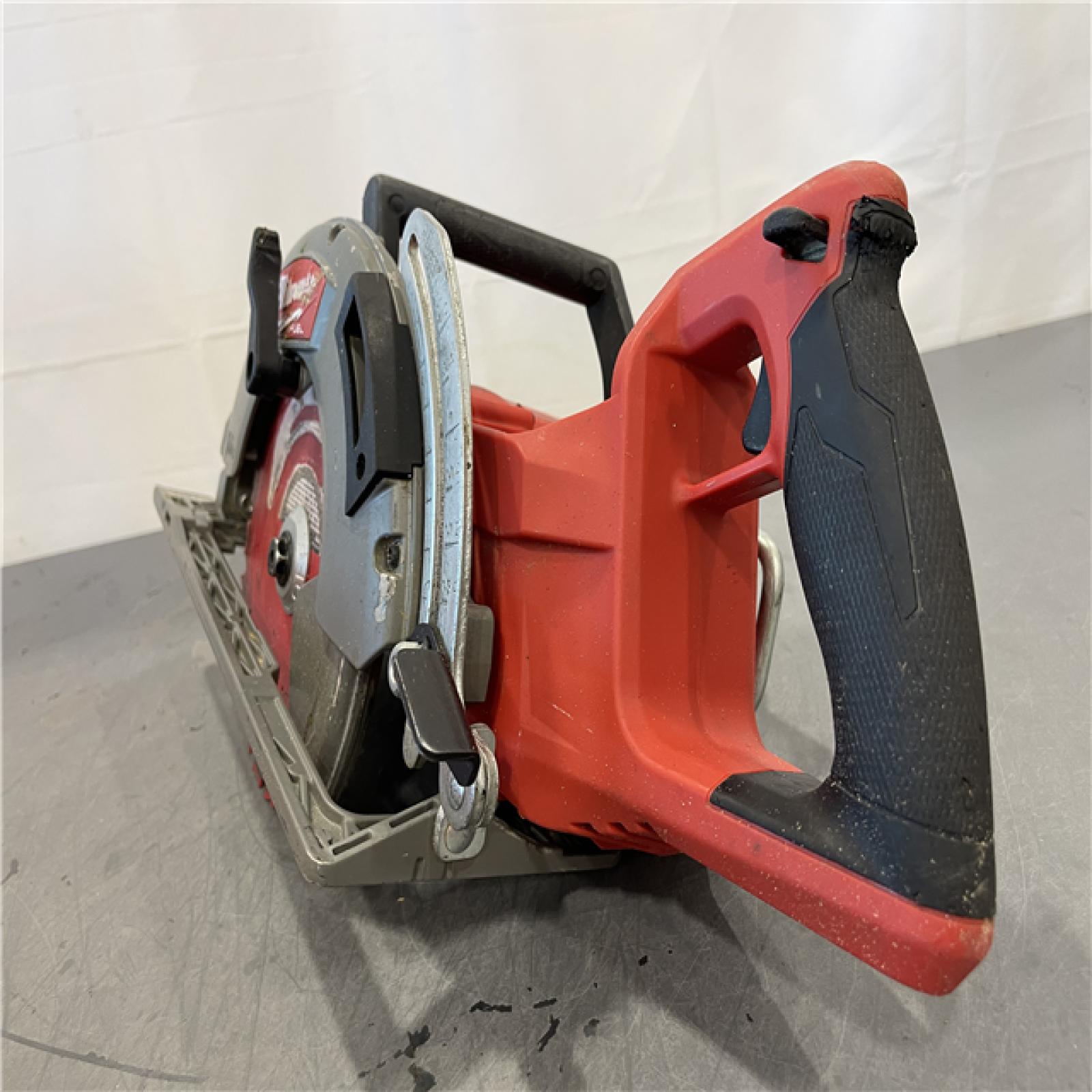 AS-IS - MILWAUKEE M18 FUEL 18V Lithium-Ion Cordless 7-1/4 in. Rear Handle Circular Saw